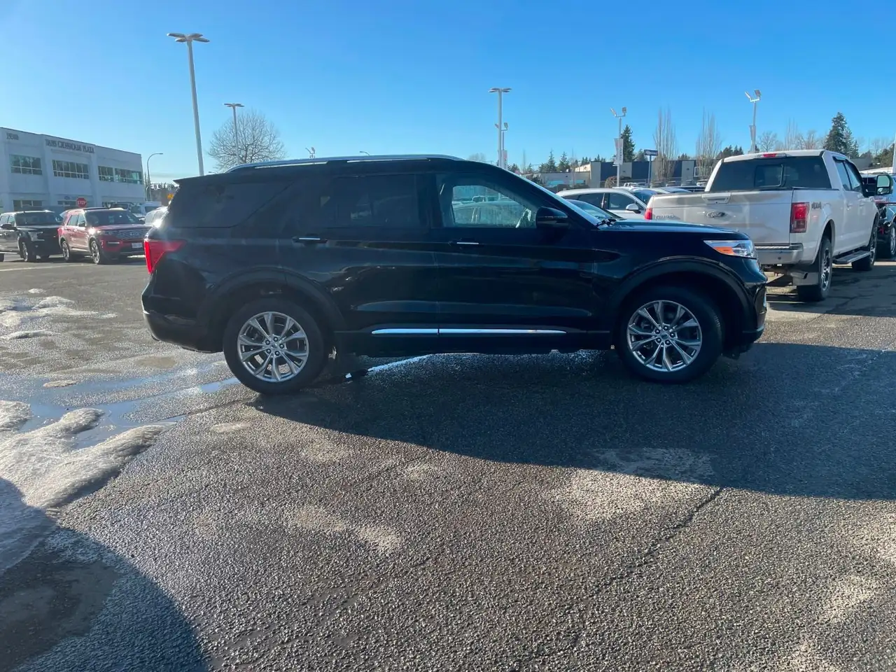 Ford Explorer снимка Ford Explorer