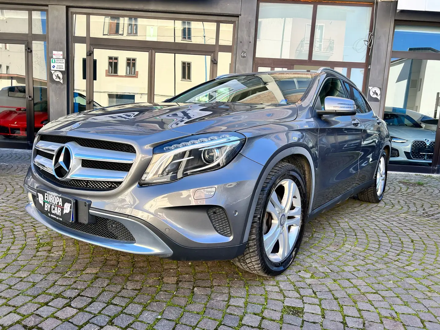 Mercedes-Benz GLA 200 d (cdi) Premium 4matic auto Gris - 2