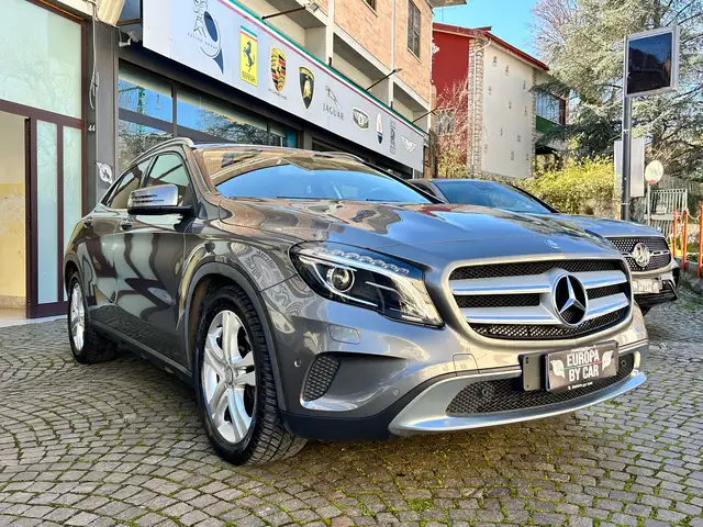 Mercedes-Benz GLA 200 d (cdi) Premium 4matic auto