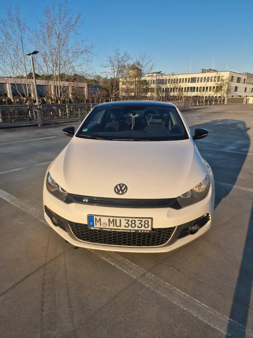 Volkswagen Scirocco 1.4 TSI 118 kW Weiß - 2
