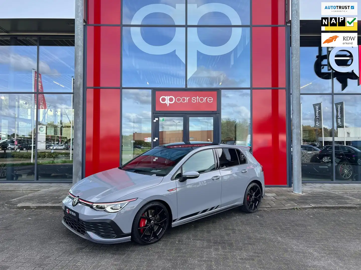 Volkswagen Golf GTI 2.0 TSI Clubsport Panorama LED Head-Up Camera Park Сірий - 1