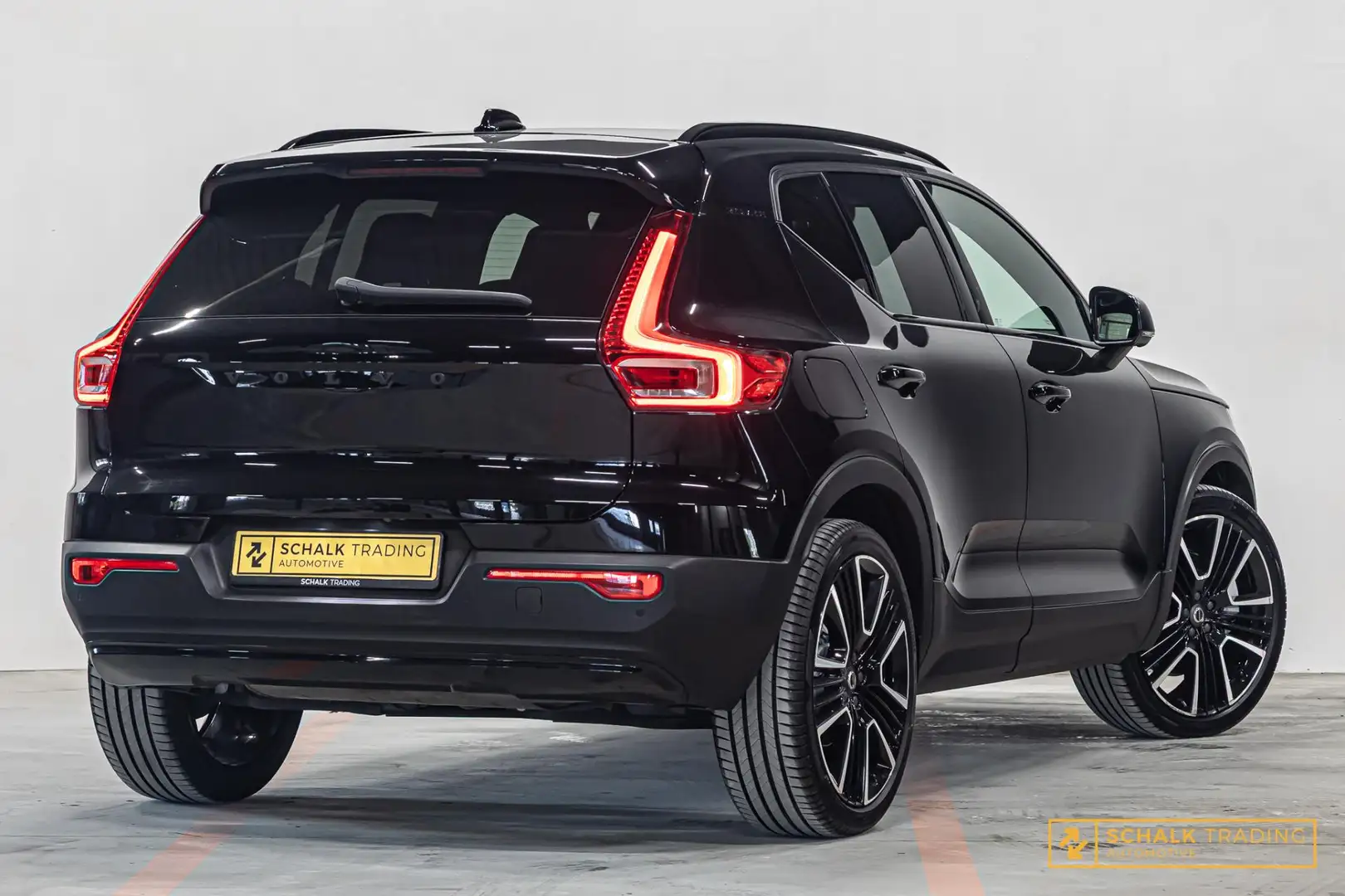 Volvo XC40 1.5 T5 Recharge H&K|21inch|R-Design|360 cam|Gara Zwart - 2
