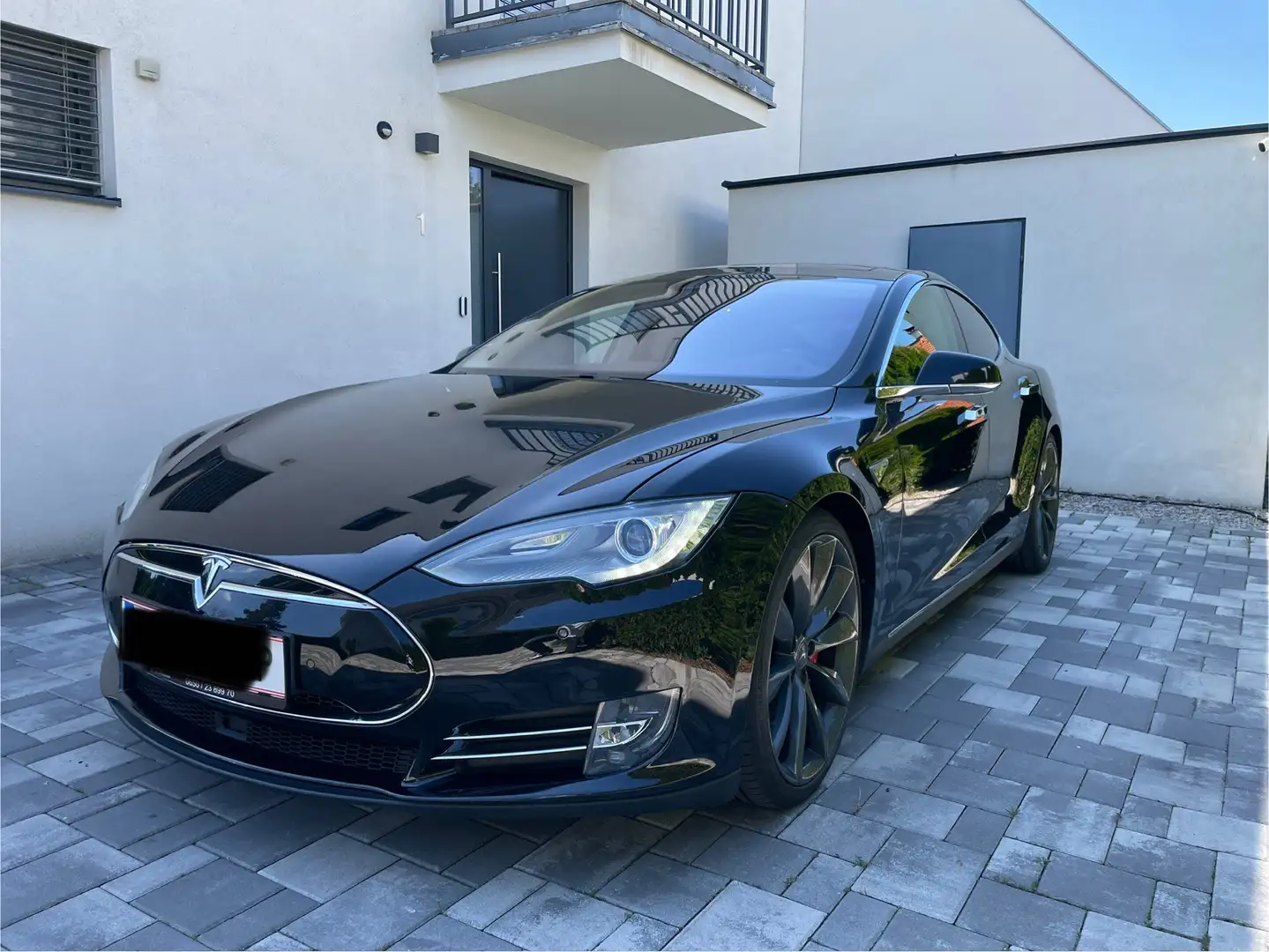 Tesla Model S P90D Ludicrous+ - 1