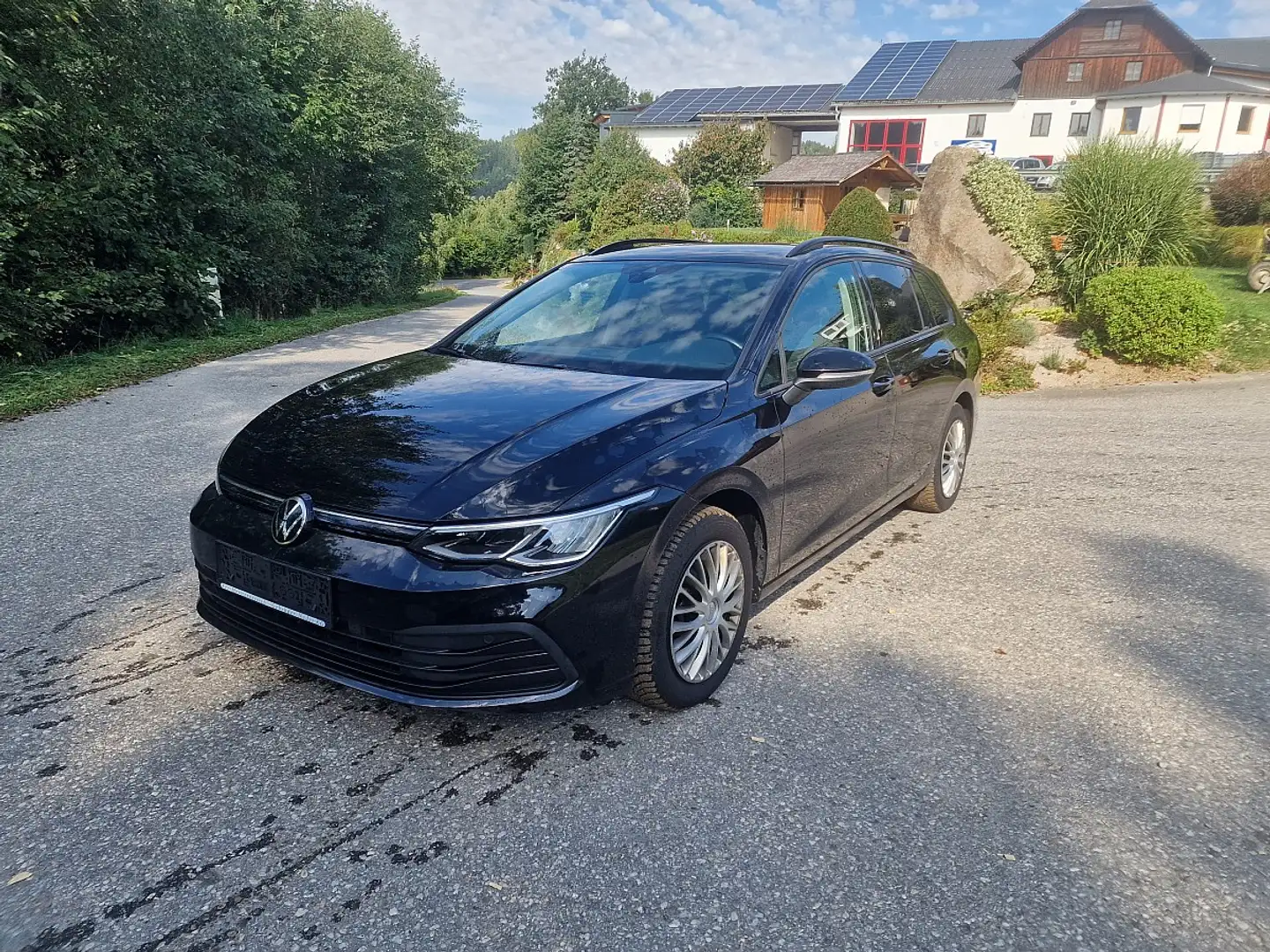 Volkswagen Golf Variant 2,0 TDI Life *1.BESITZ* LED* ACC* VIRTUALCOCKPI... Schwarz - 1