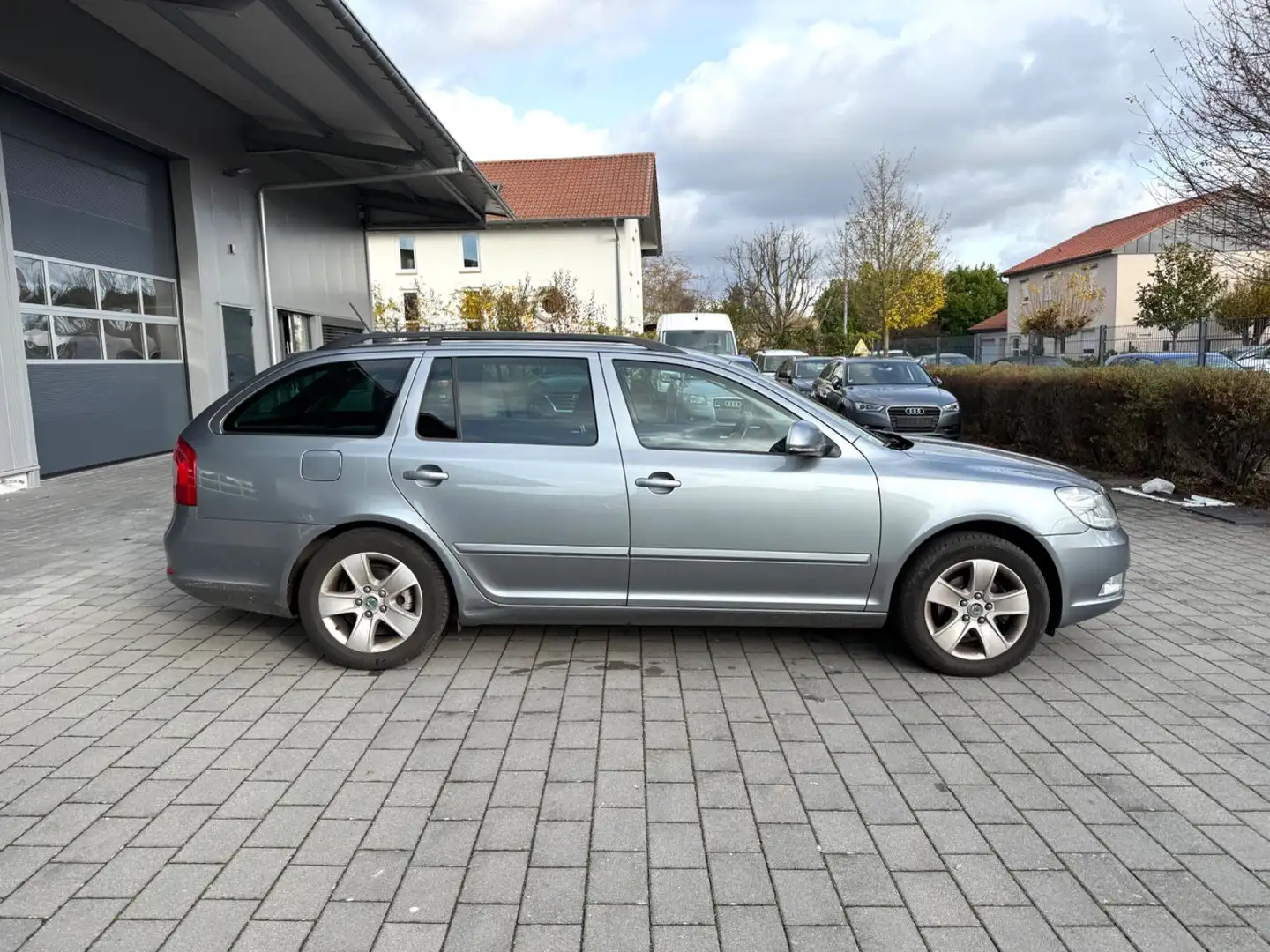 Skoda Octavia Combi Best of (1.Hand) Grau - 2