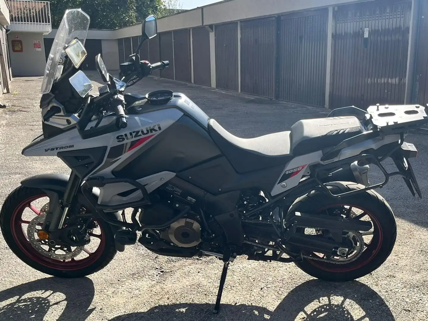 Suzuki V-Strom 1050SE Szürke - 2