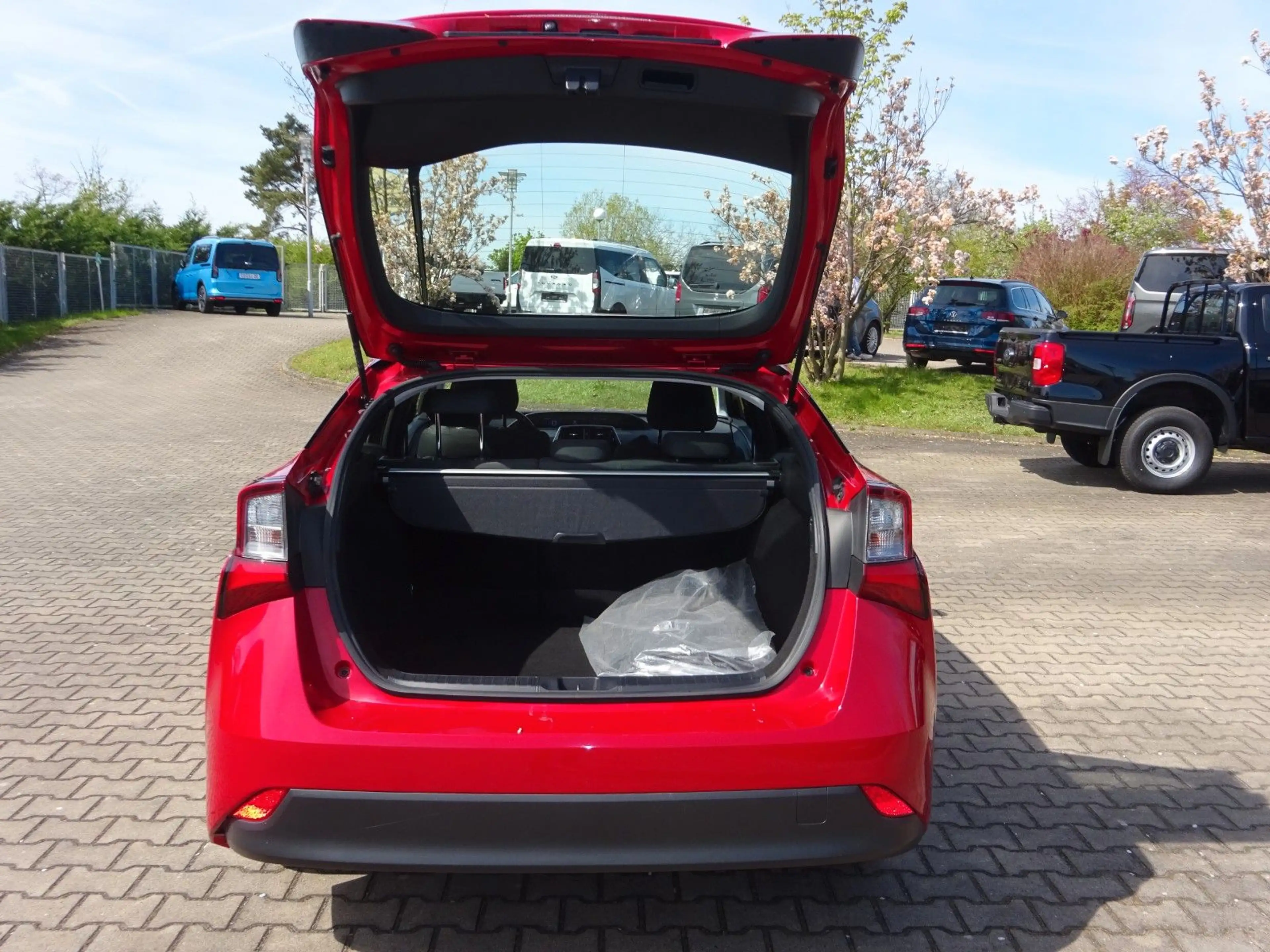 Toyota Prius 98PS Autm. Comfort Navi JBL Kamera — photo 6