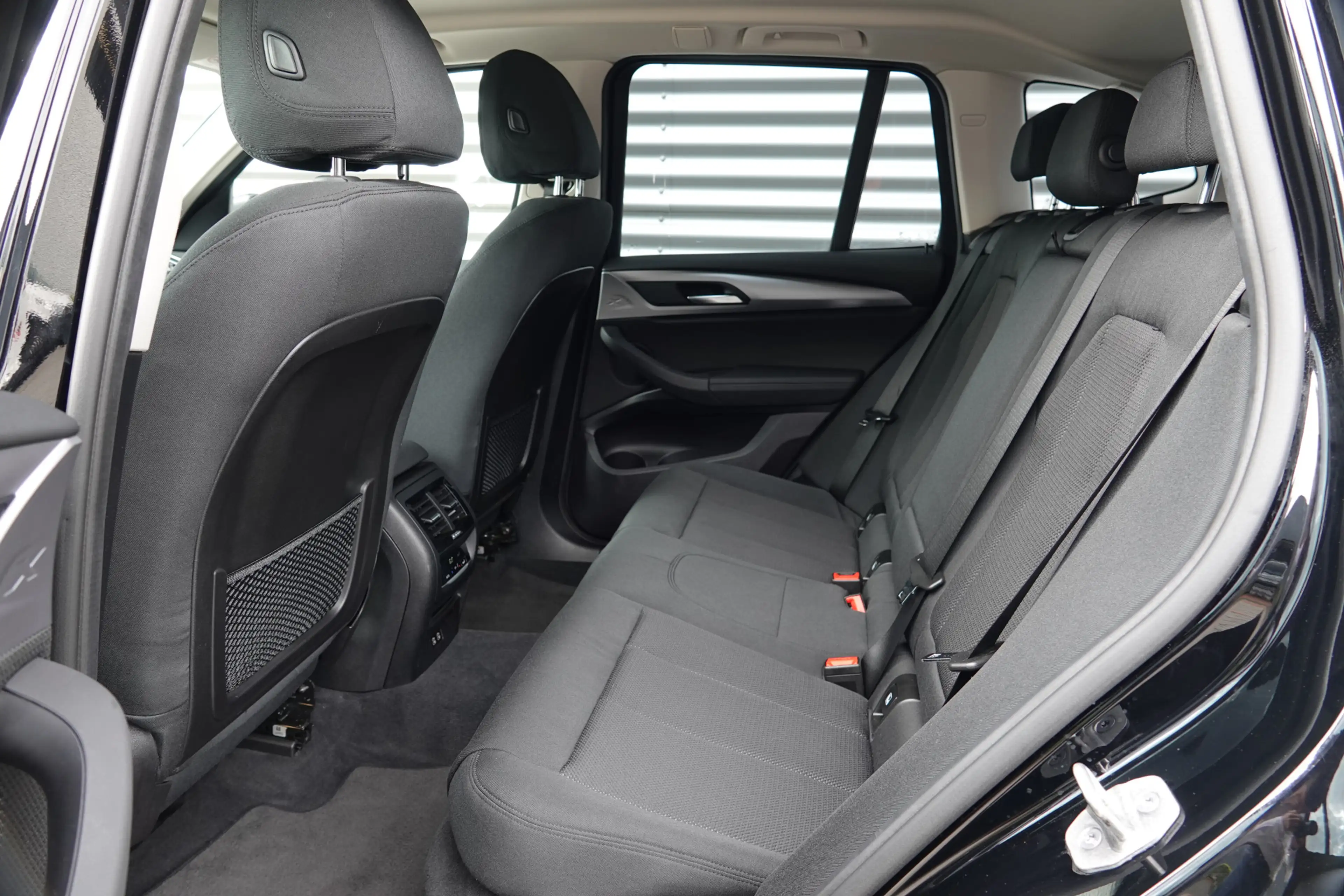 BMW X3 xDrive30e | Trekhaak | Head-Up | Camera | Adaptiev — photo 11