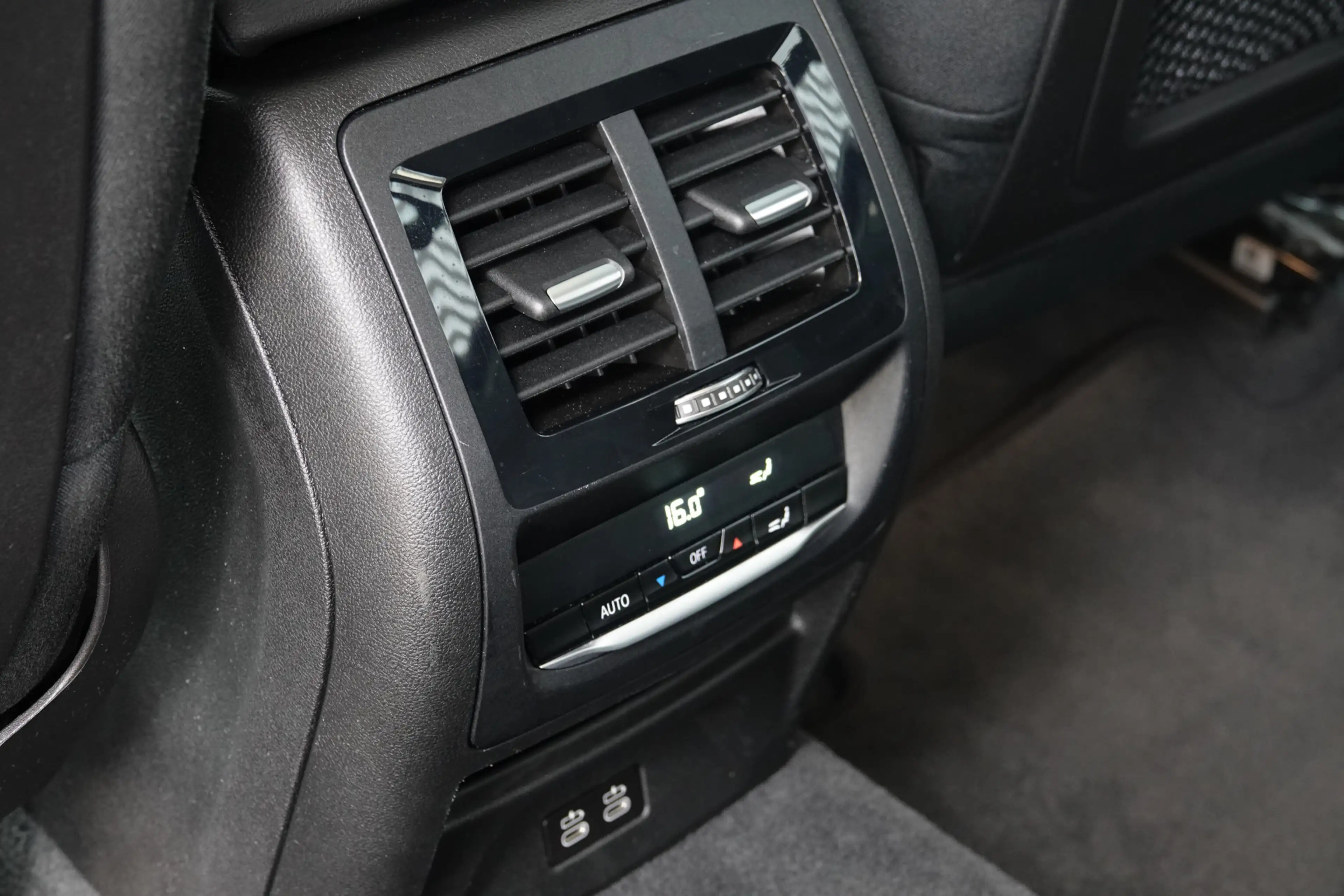 BMW X3 xDrive30e | Trekhaak | Head-Up | Camera | Adaptiev — photo 13