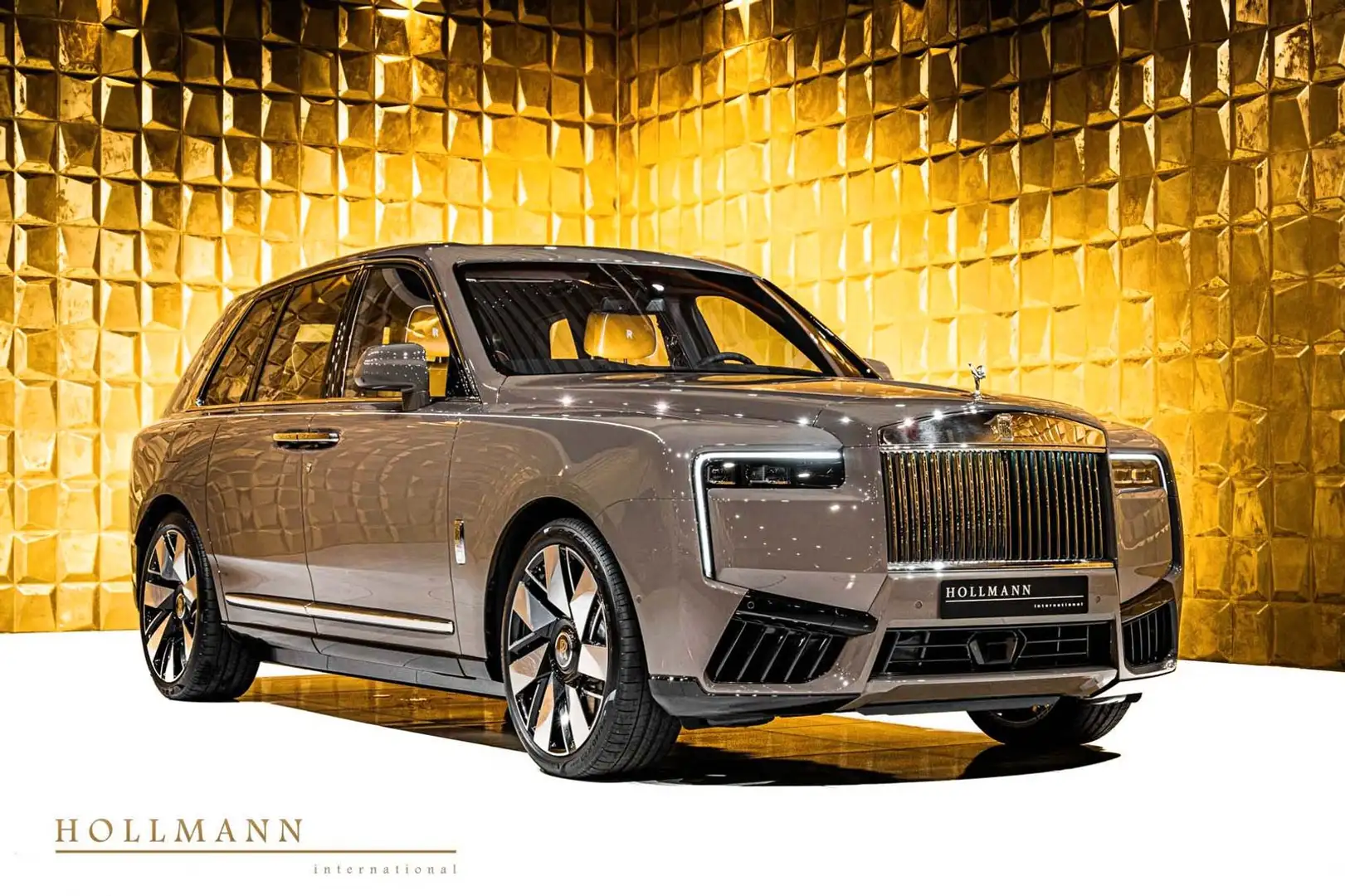 Rolls-Royce Cullinan SERIES II +4 SEATS+ BESPOKE +THEATRE + Braun - 1