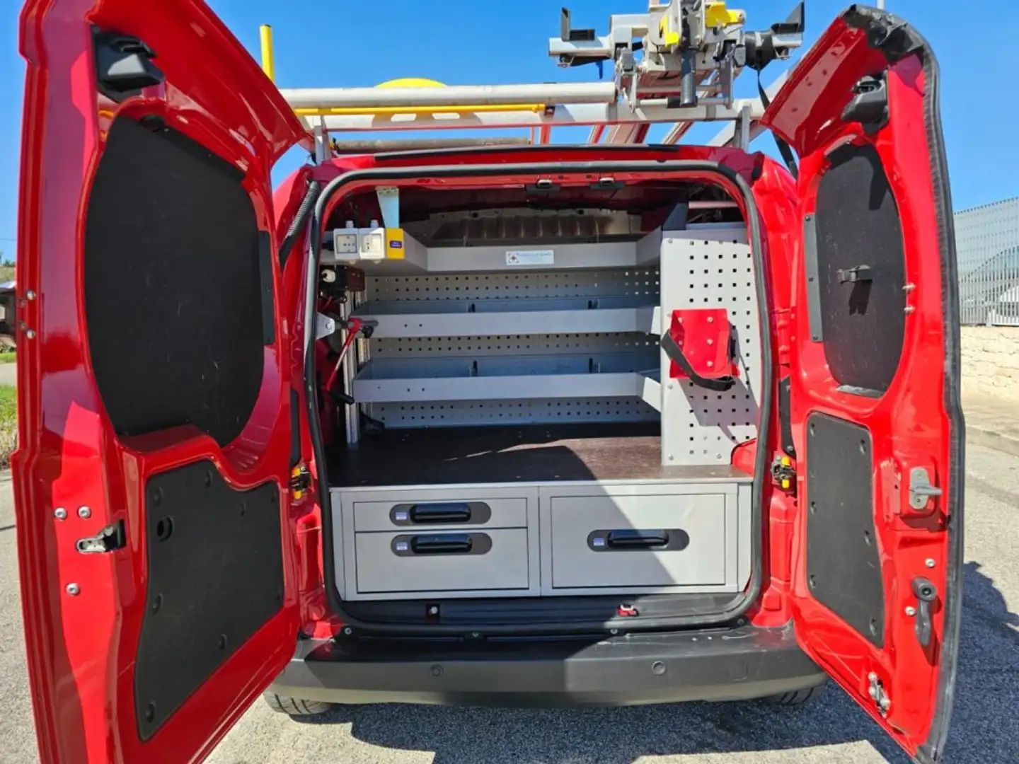 Fiat Fiorino 1.3 MJT 95V Furgone Adventure E5+ Rosso - 2