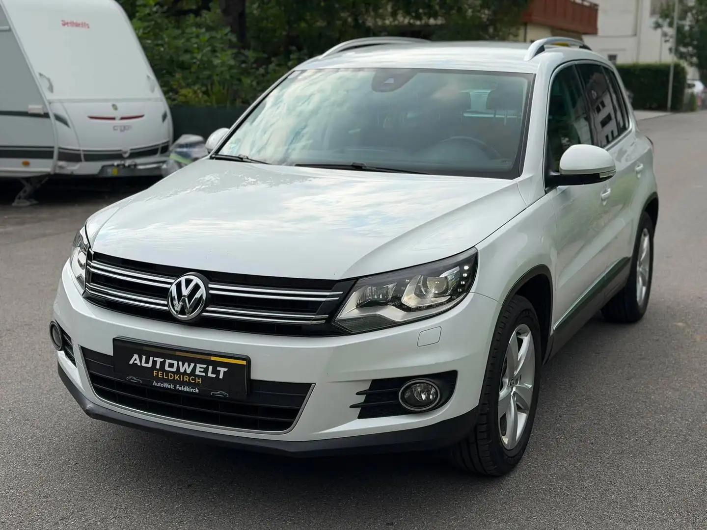 Volkswagen Tiguan Sport DSG AUTOMATIK 150PS *SZH *PICKERL 05/2027 Weiß - 2