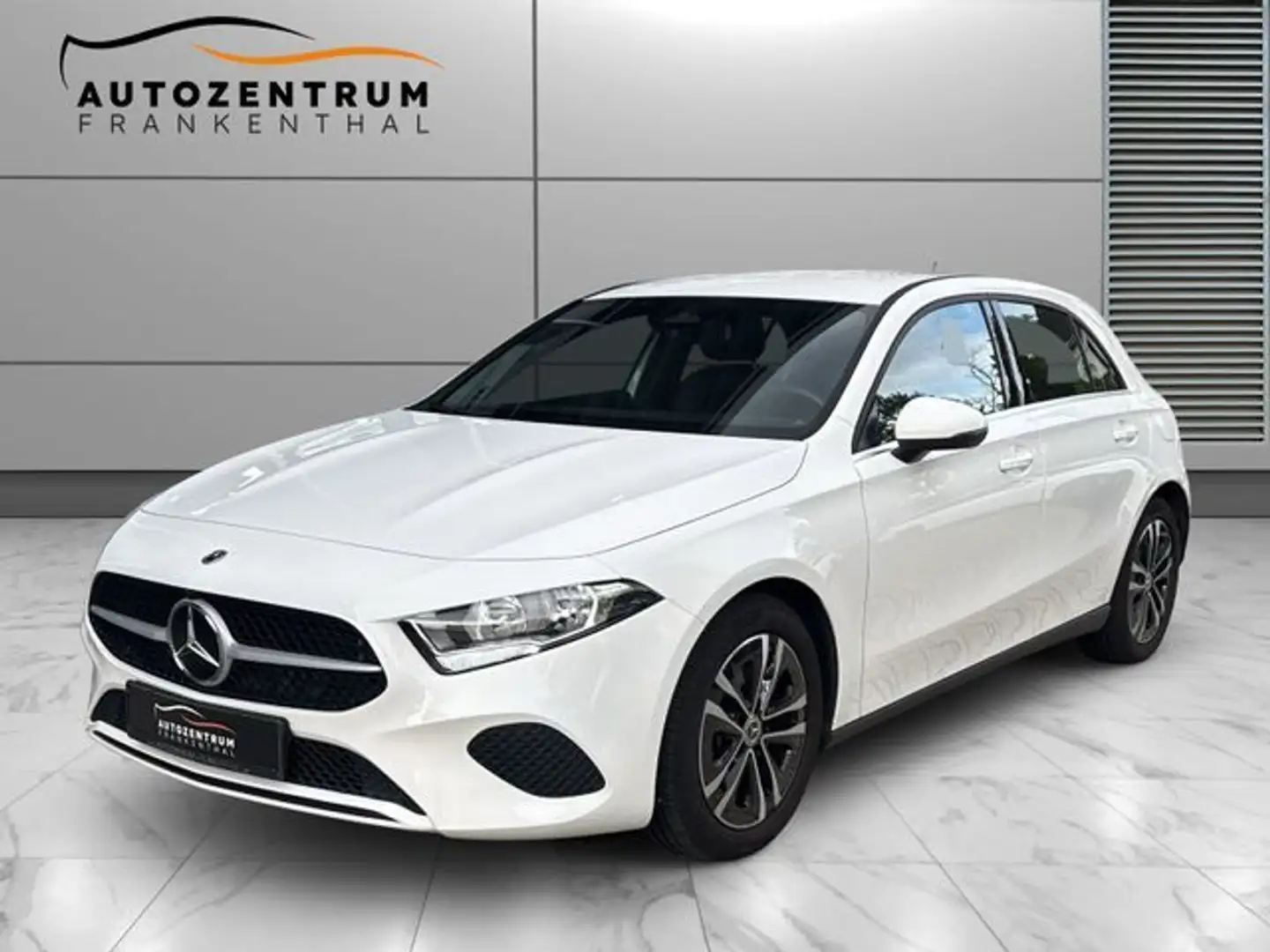 Mercedes-Benz A 180 A 180 CARPLAY DISTRONIC MBUX CAM Blanc - 1