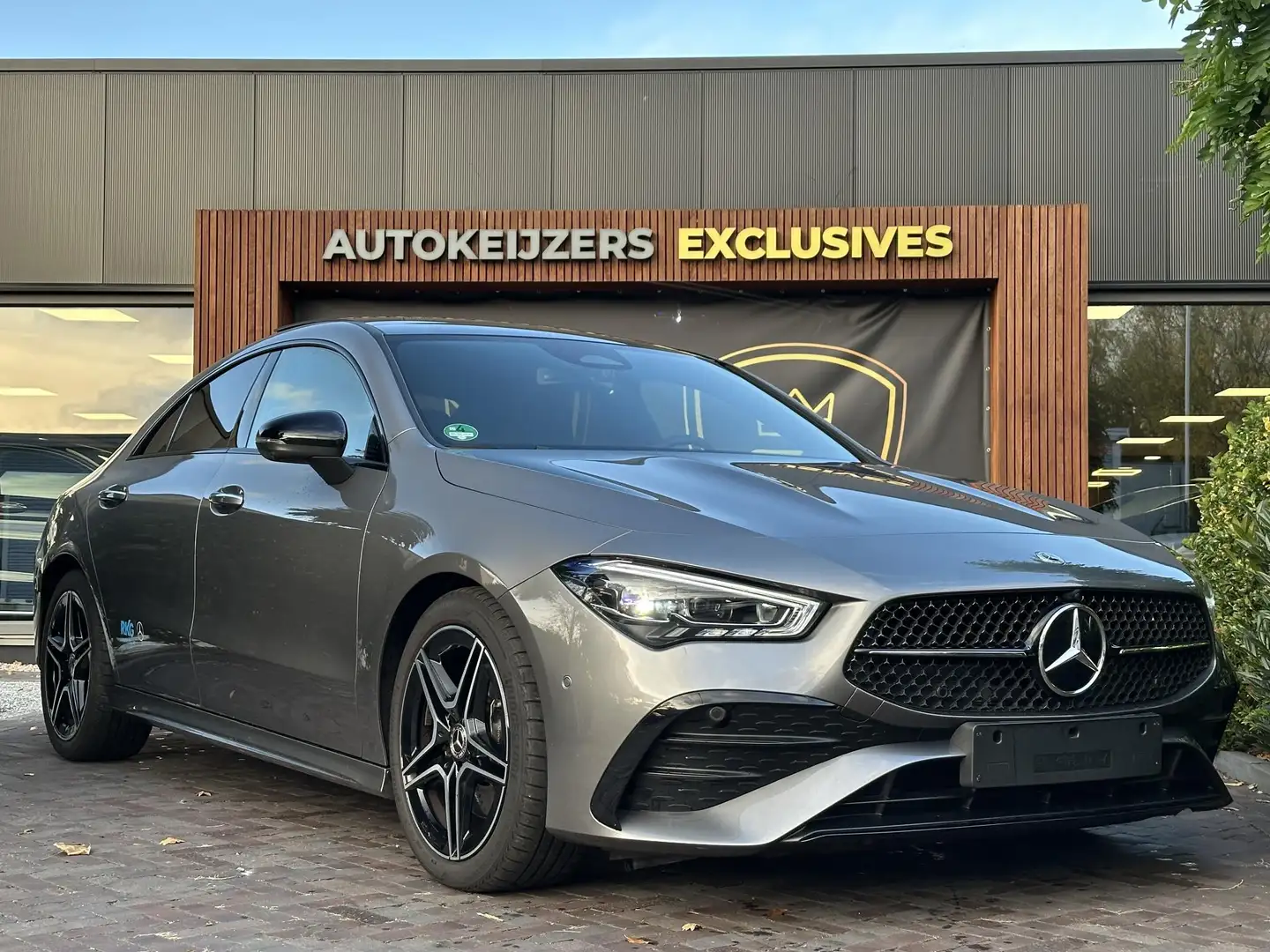Mercedes-Benz CLA 200 d AMG Line Panoramadak Multibeam Adapt. Cruise Amb Grau - 1
