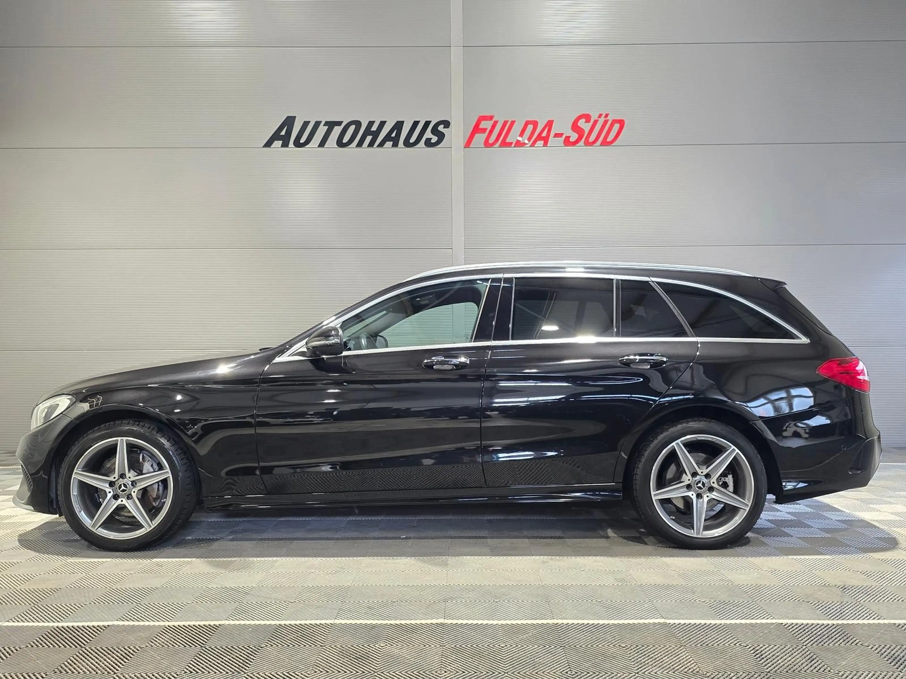 Mercedes-Benz C 180 C180 AMG-Line°Stdhzg°360°LED°Navi°Shzg°BT°FSE°SH — photo 6