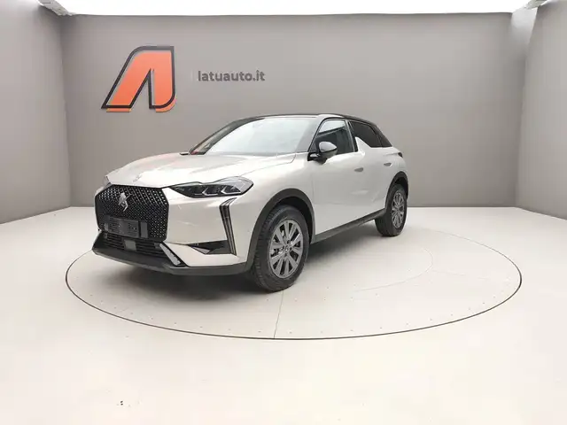 DS Automobiles DS 3 Crossback view 2