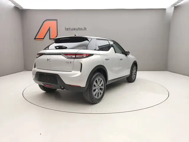 DS Automobiles DS 3 Crossback view 8