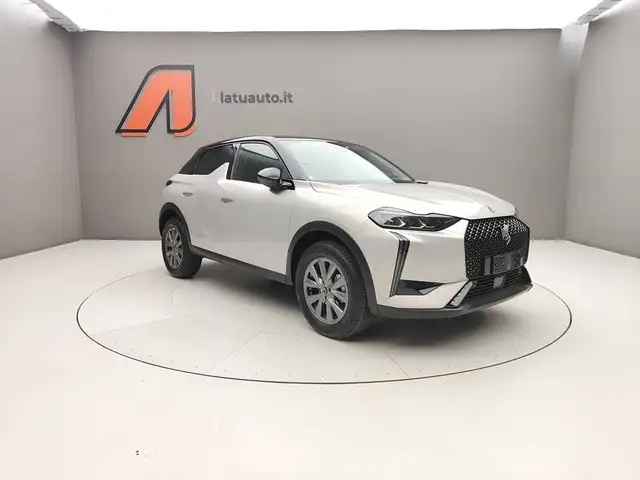 DS Automobiles DS 3 Crossback view 4