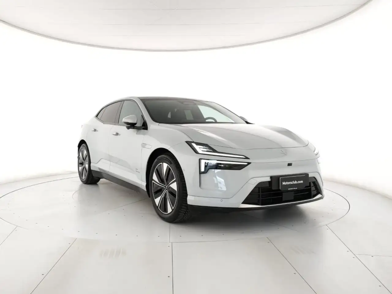 Polestar 4 2025