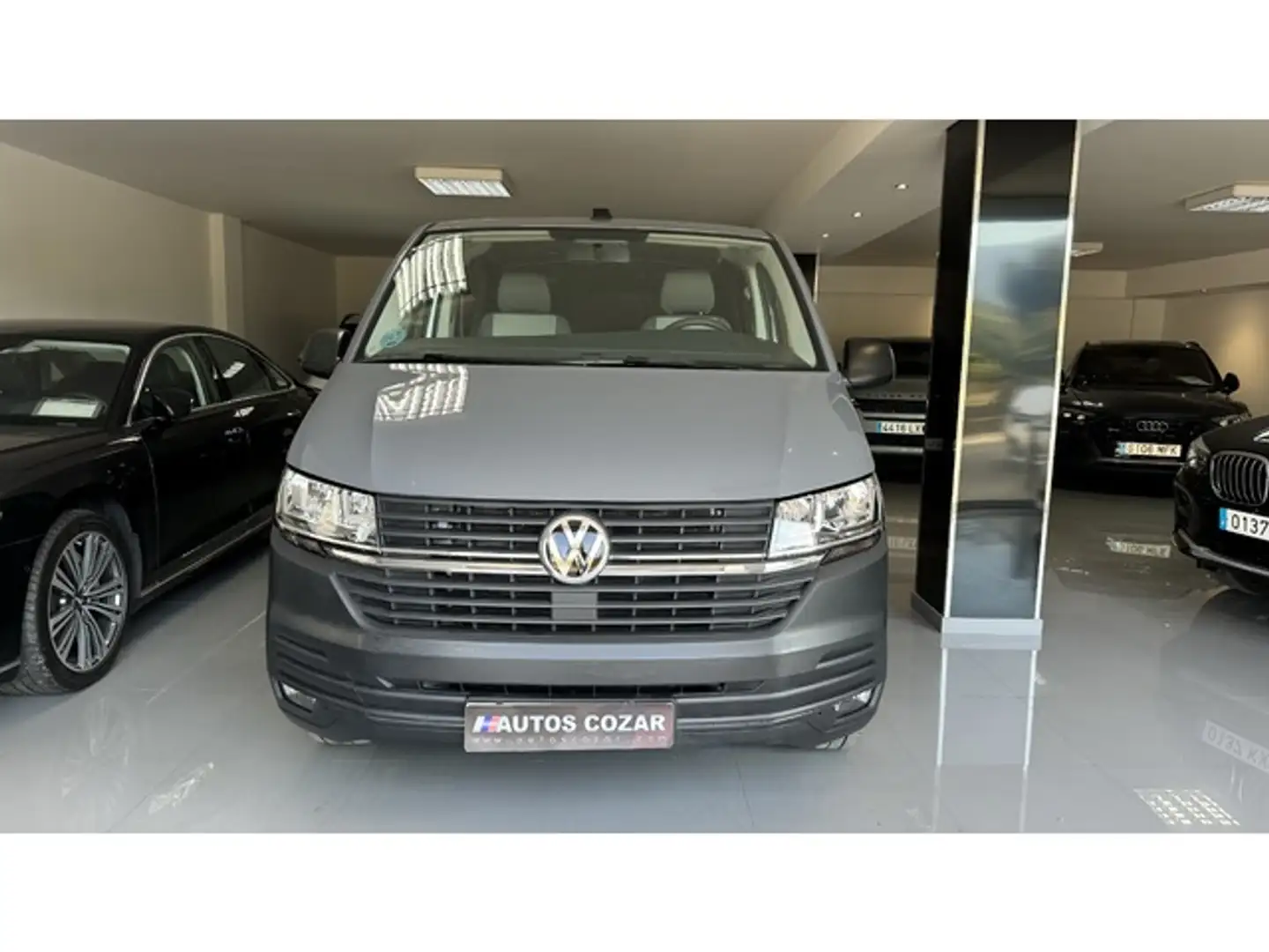 Volkswagen T6 Transporter Kombi 2.0TDI SCR BMT 81kW Gris - 2