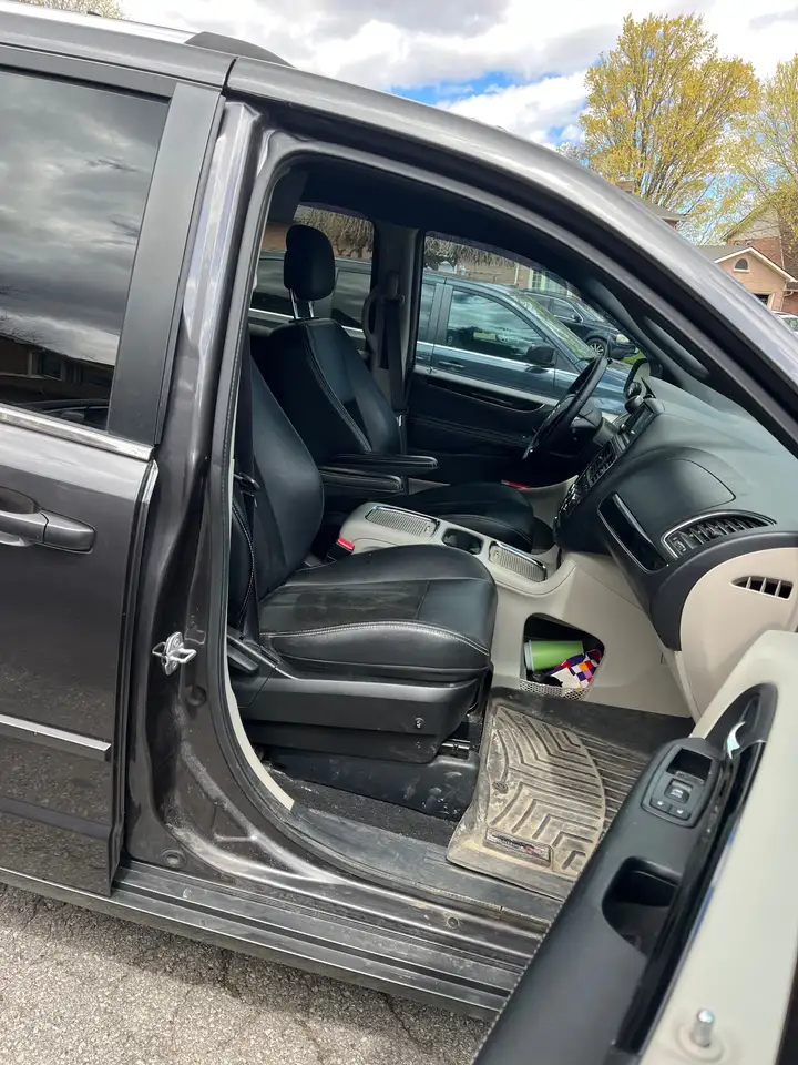 Dodge Caravan photo Dodge Caravan
