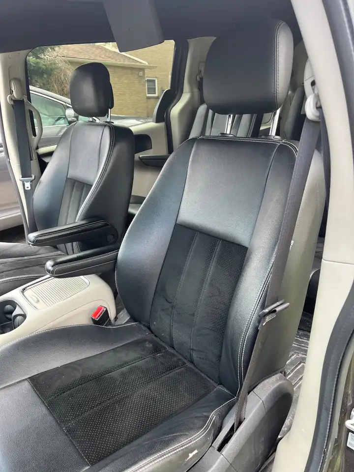 Dodge Caravan photo Dodge Caravan