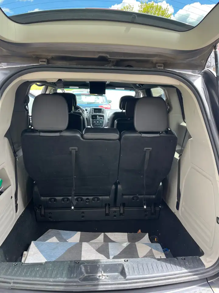 Dodge Caravan photo Dodge Caravan