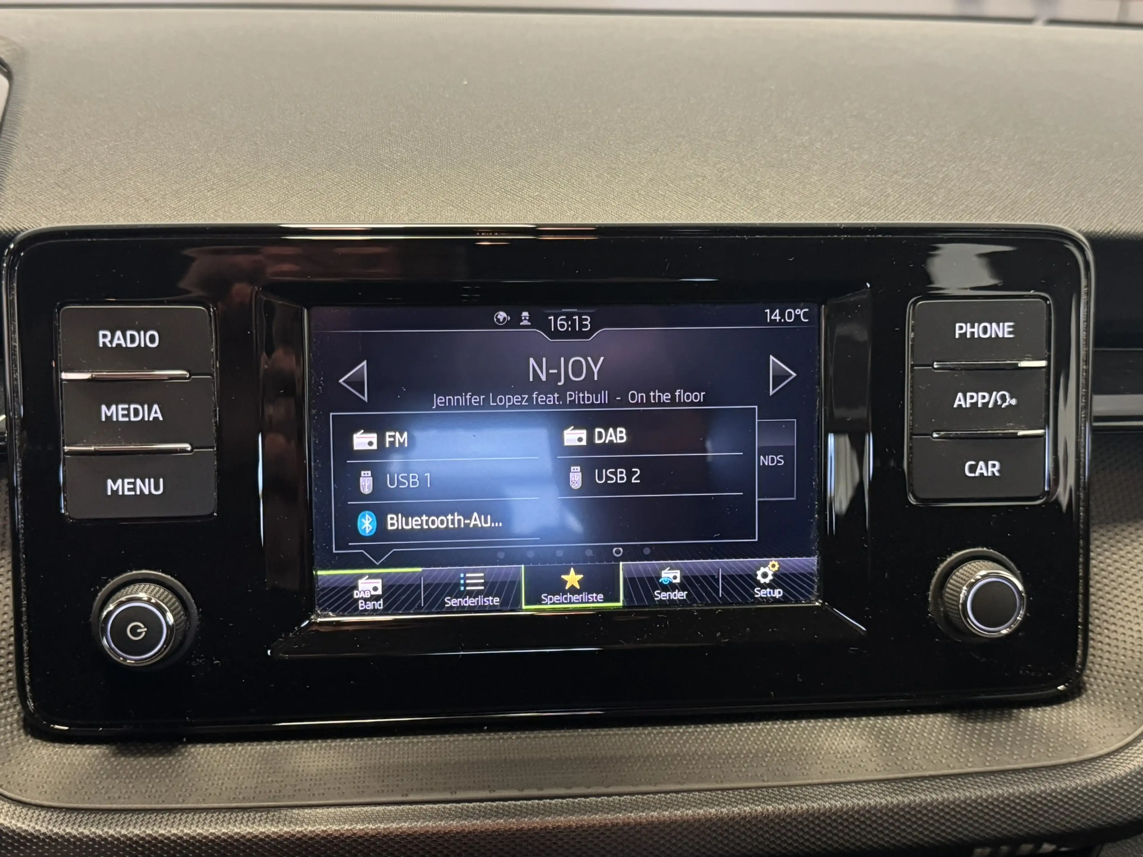 Skoda Fabia 1.0 Active LED DAB+ Bluetooth Lane-Assist — photo 15