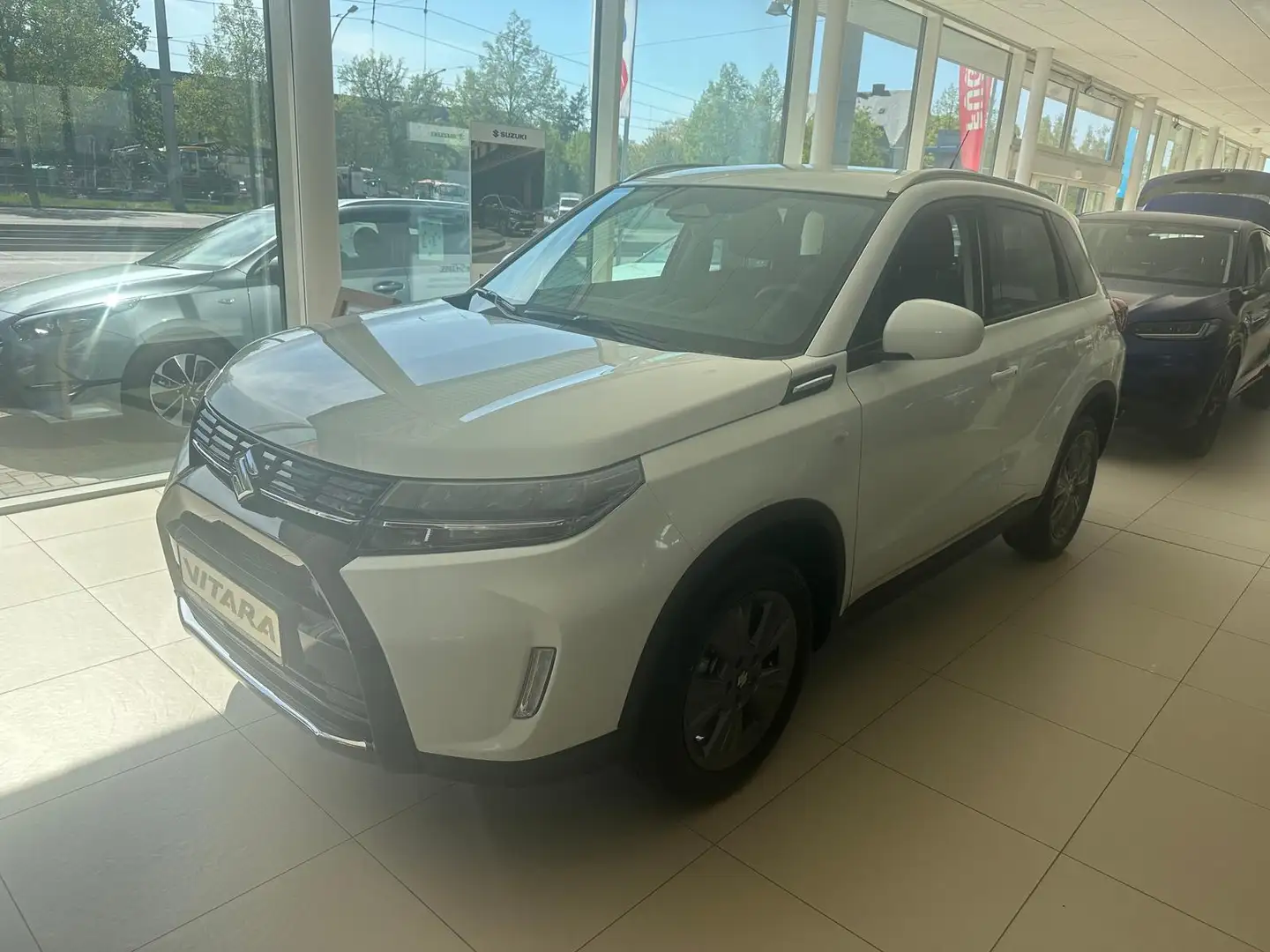 Suzuki Vitara 1.4 Mild-Hybrid Comfort AWD LED|ACC|SHZ Weiß - 2