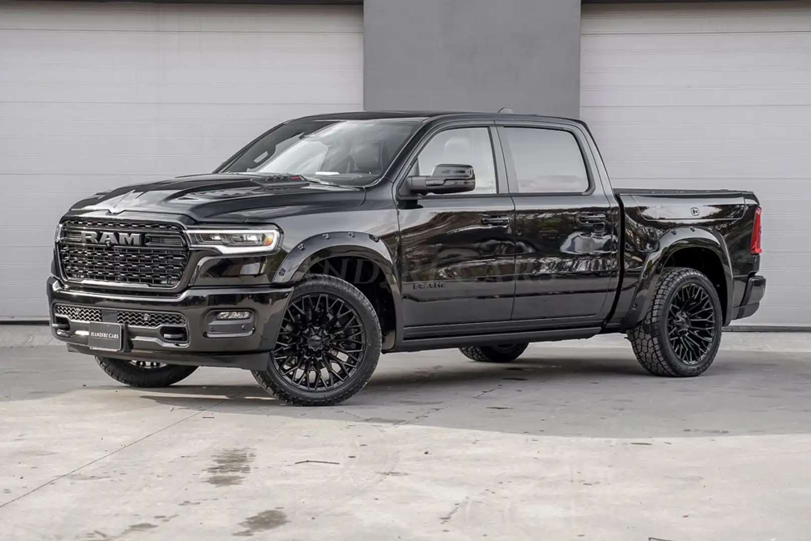 Dodge RAM 2025 LIMITED NIGHT WIDEBODY 540 PK € 79800 Zwart - 1