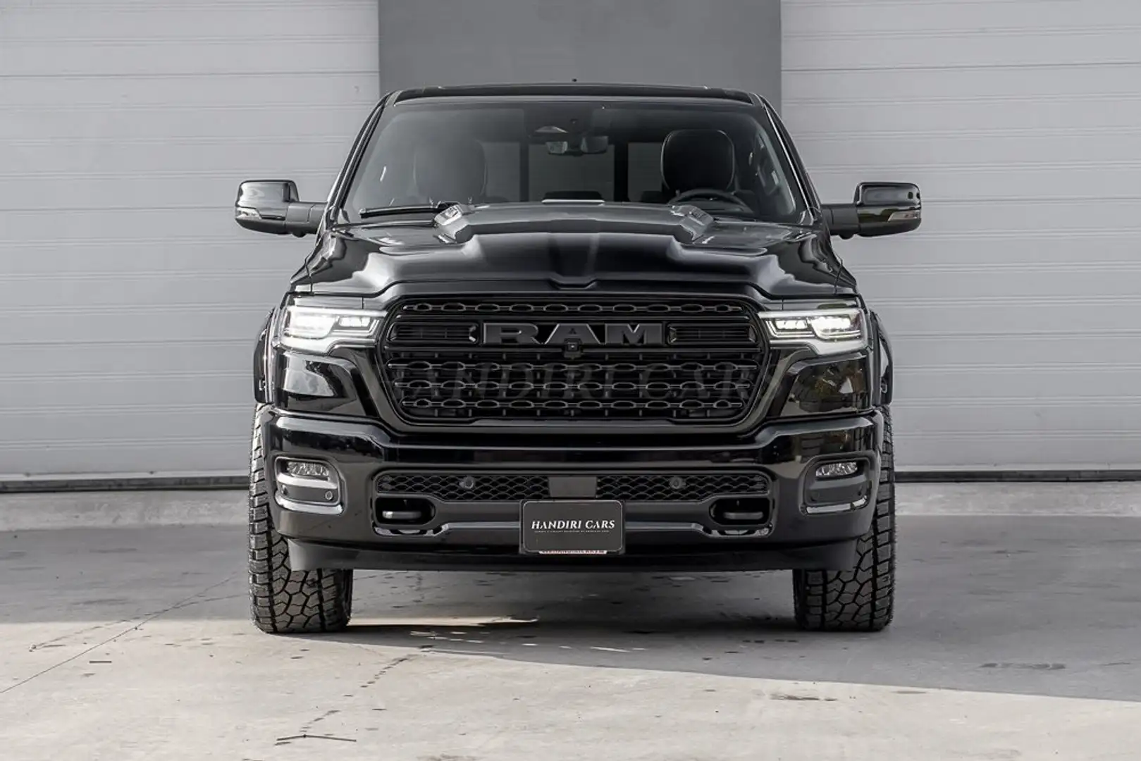 Dodge RAM 2025 LIMITED NIGHT WIDEBODY 540 PK € 79800 Zwart - 2