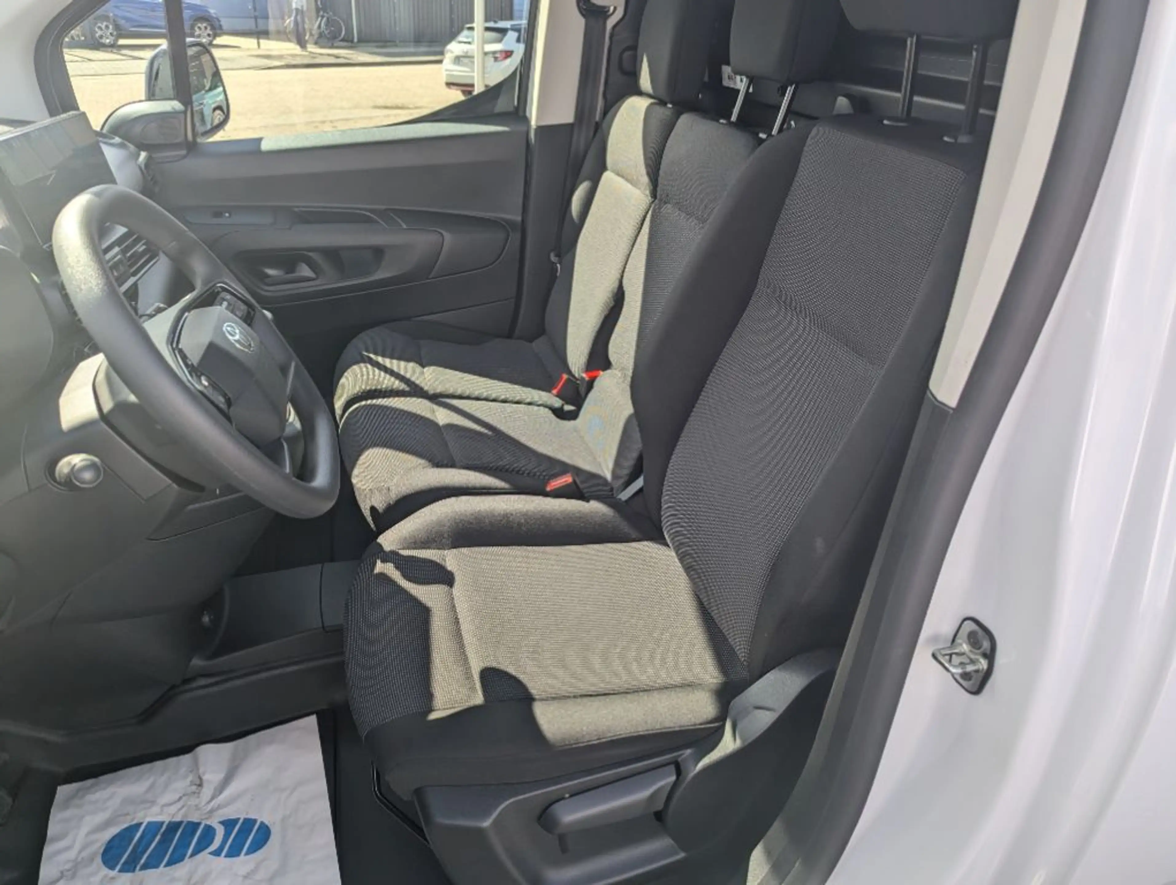 Toyota Proace City L2 1,5-l D-4D S&S Meister Navi — photo 13