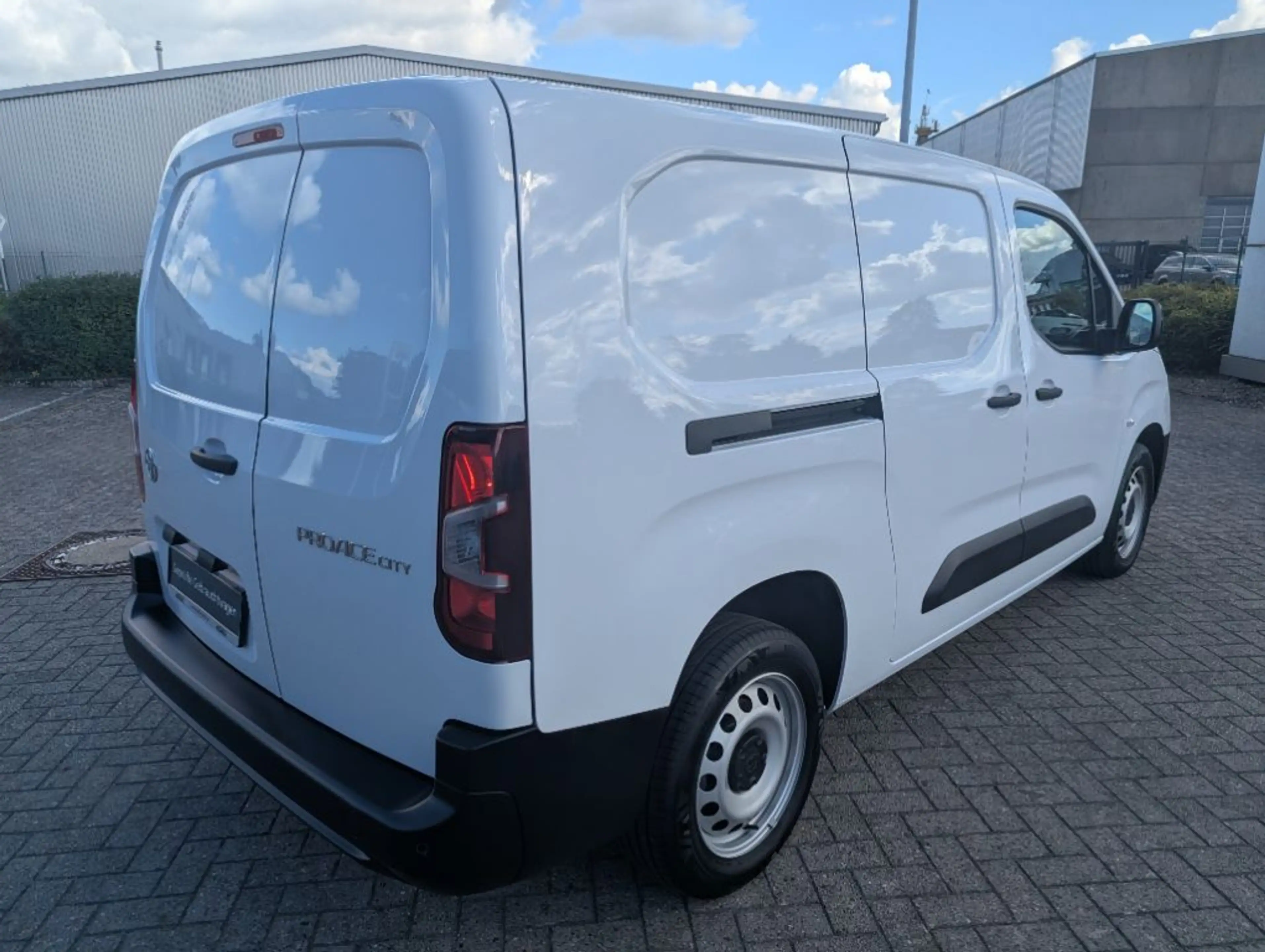 Toyota Proace City L2 1,5-l D-4D S&S Meister Navi — photo 5