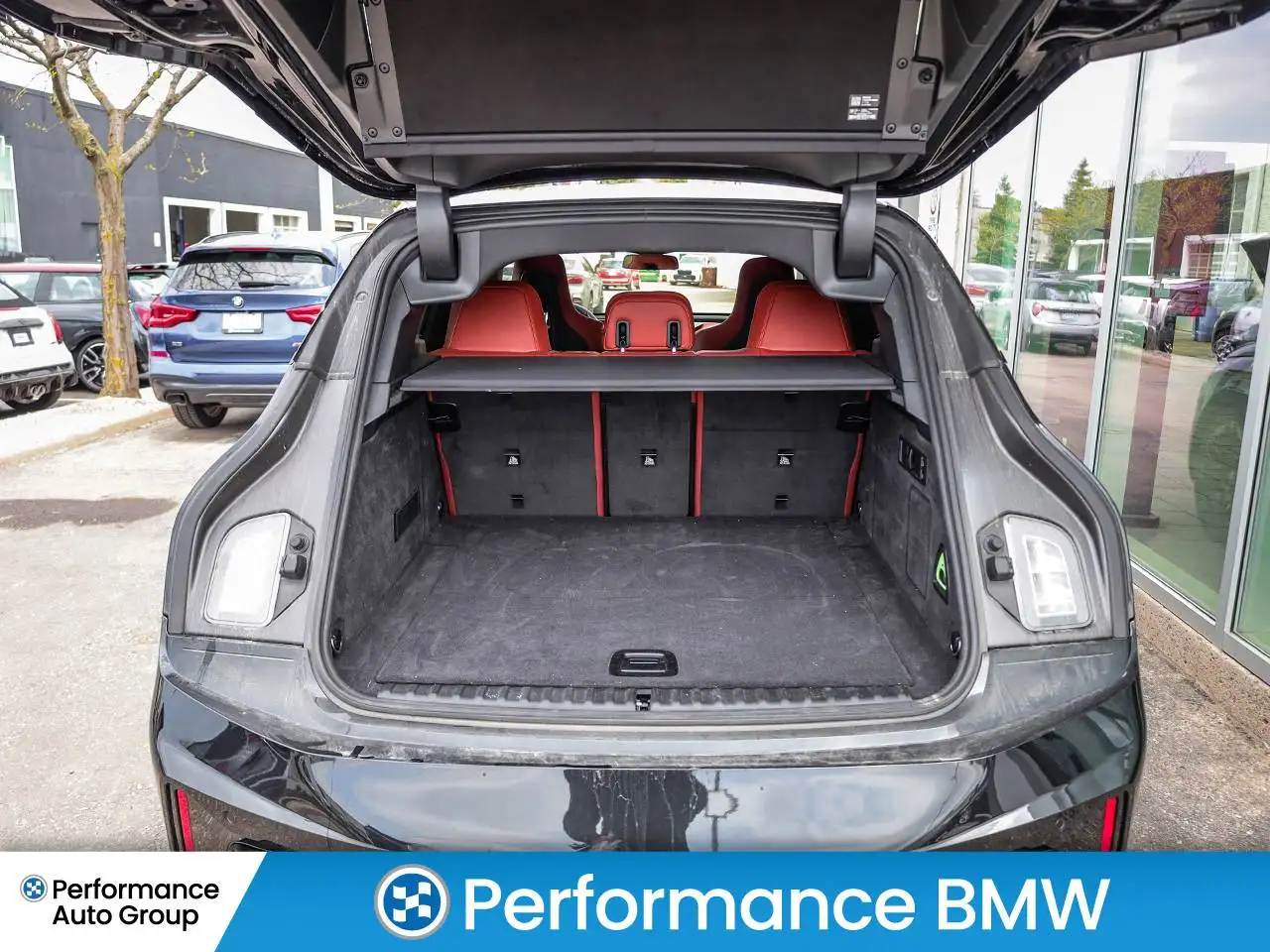 BMW iX снимка BMW iX