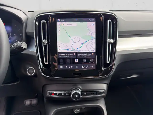 Volvo XC40 view 14