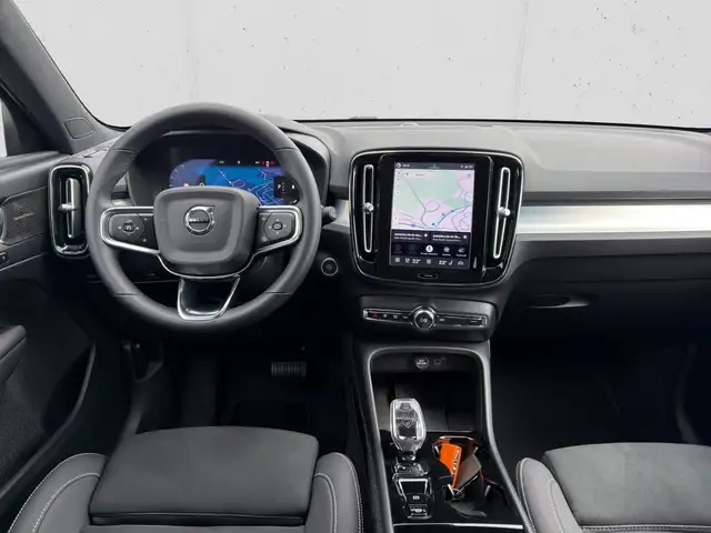 Volvo XC40 view 13