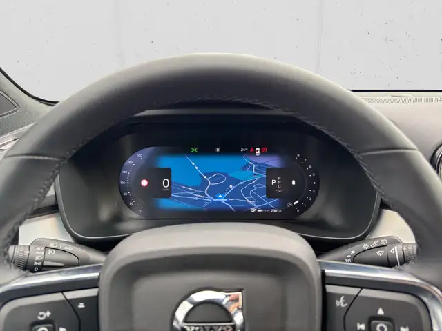 Volvo XC40 view 11