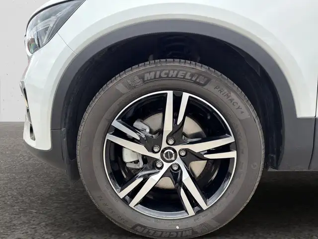Volvo XC40 view 7