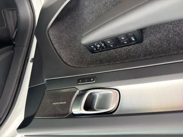 Volvo XC40 view 9