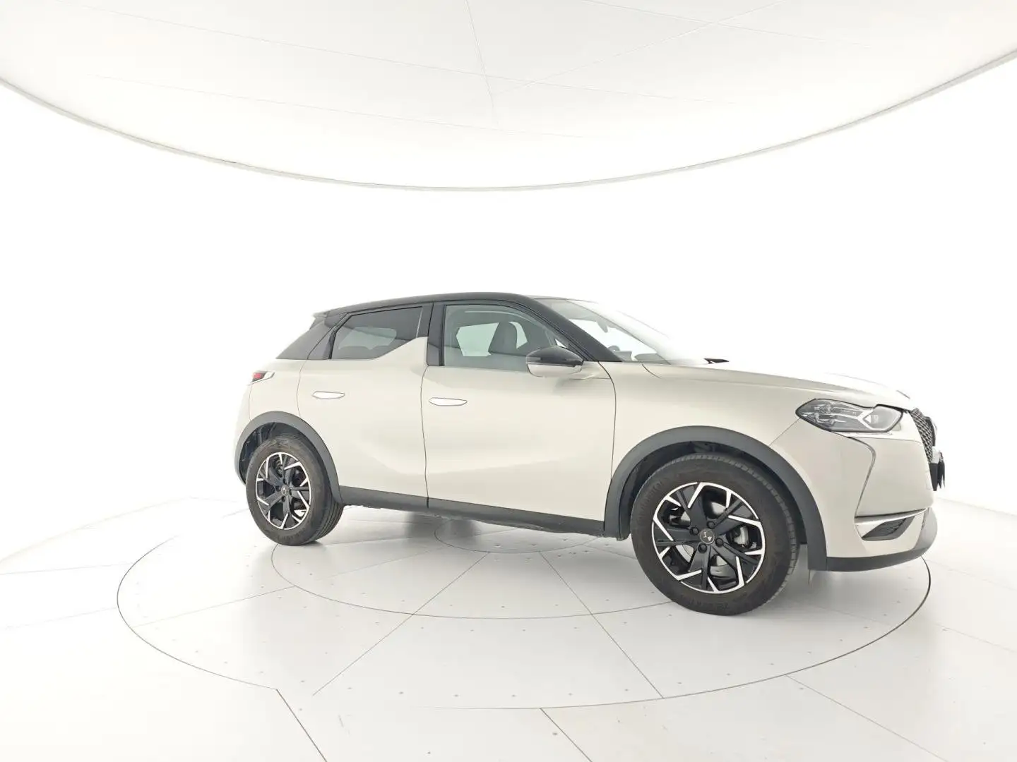 DS Automobiles DS 3 Crossback PureTech 100 Faubourg Argento - 1