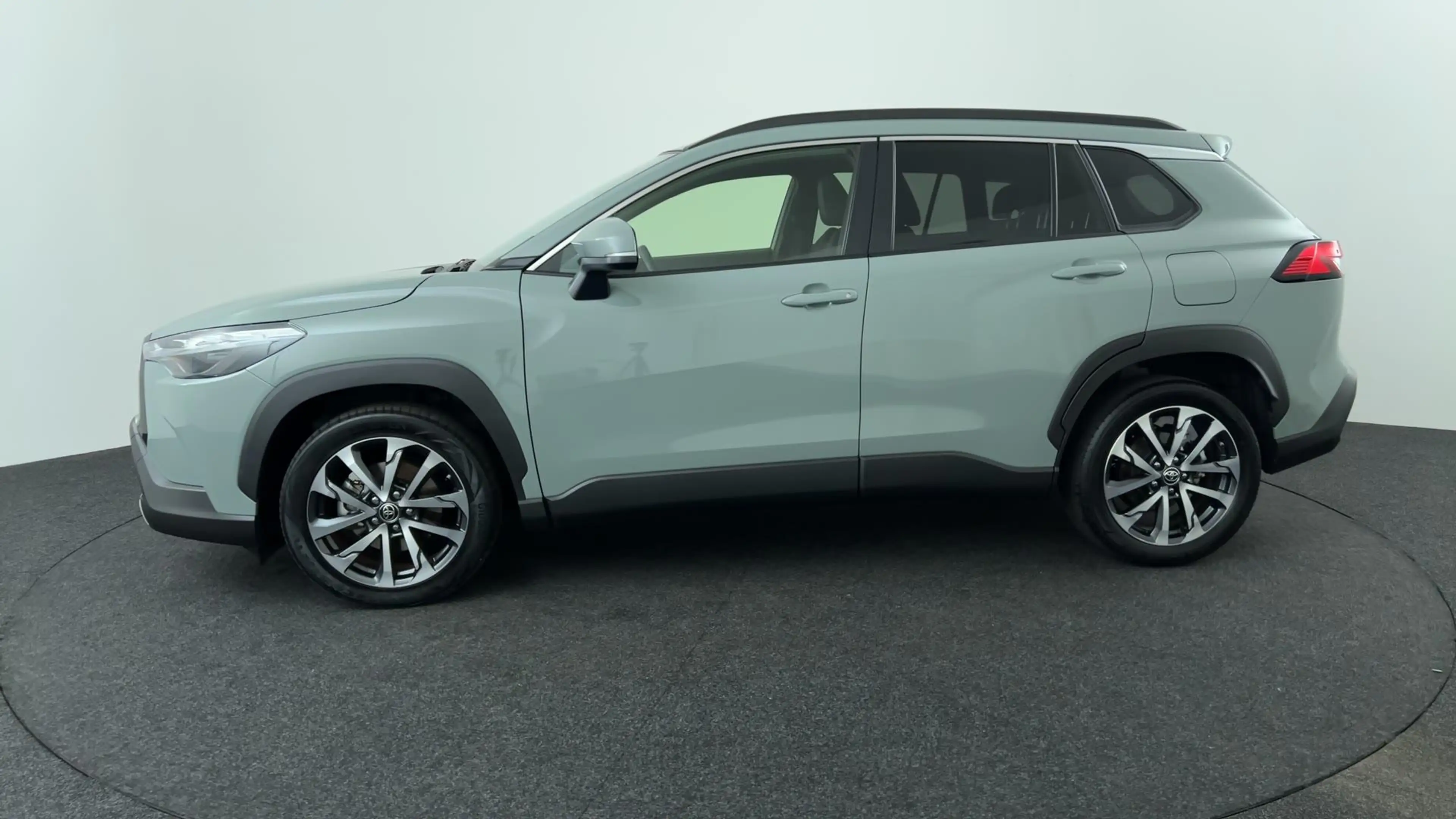 Toyota Corolla Cross Hybrid 140 Style — photo 2