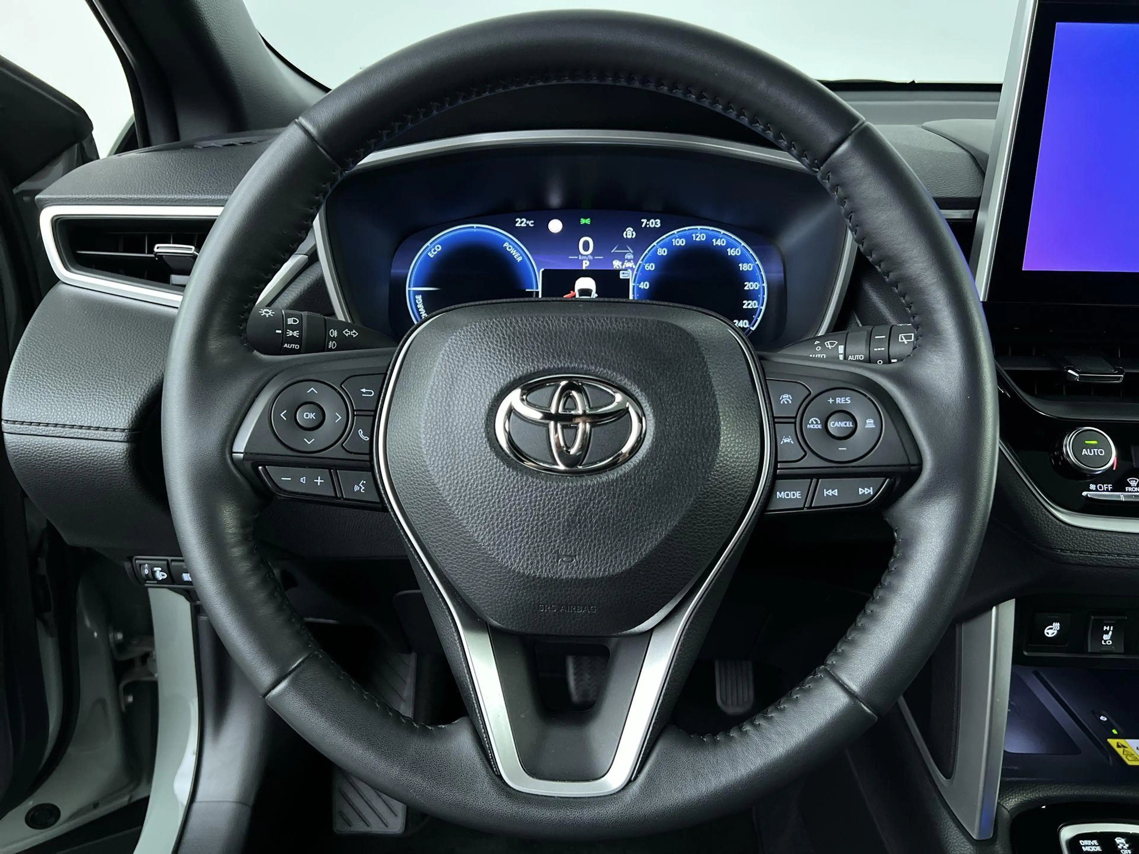 Toyota Corolla Cross Hybrid 140 Style — photo 15