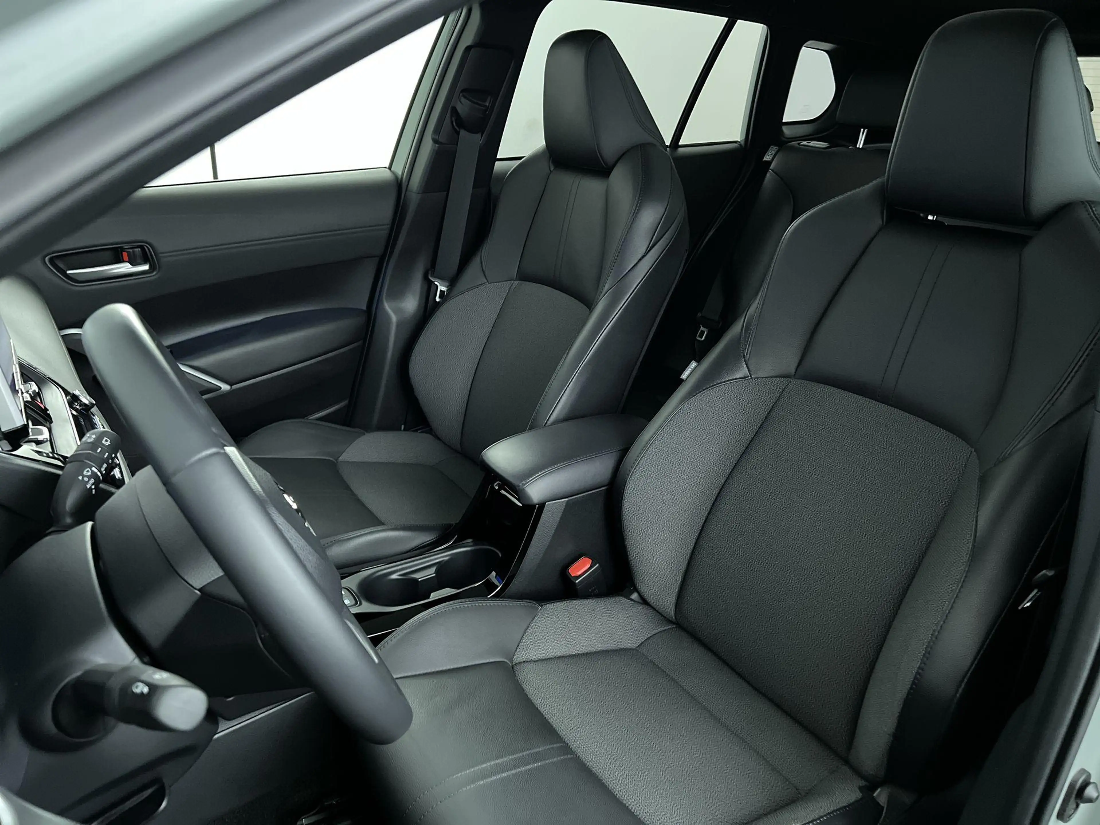 Toyota Corolla Cross Hybrid 140 Style — photo 11