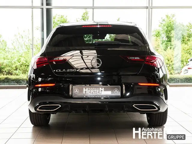 Mercedes-Benz CLA view 4