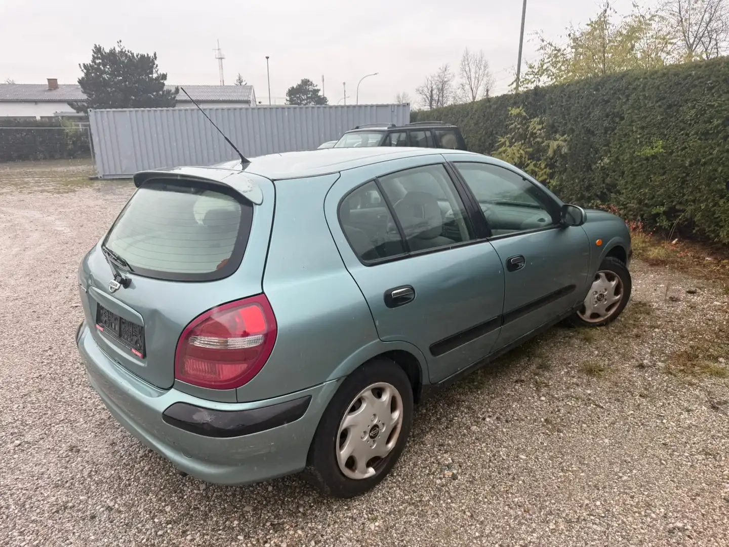 Nissan Almera 1.5 Sport Benzin - 2