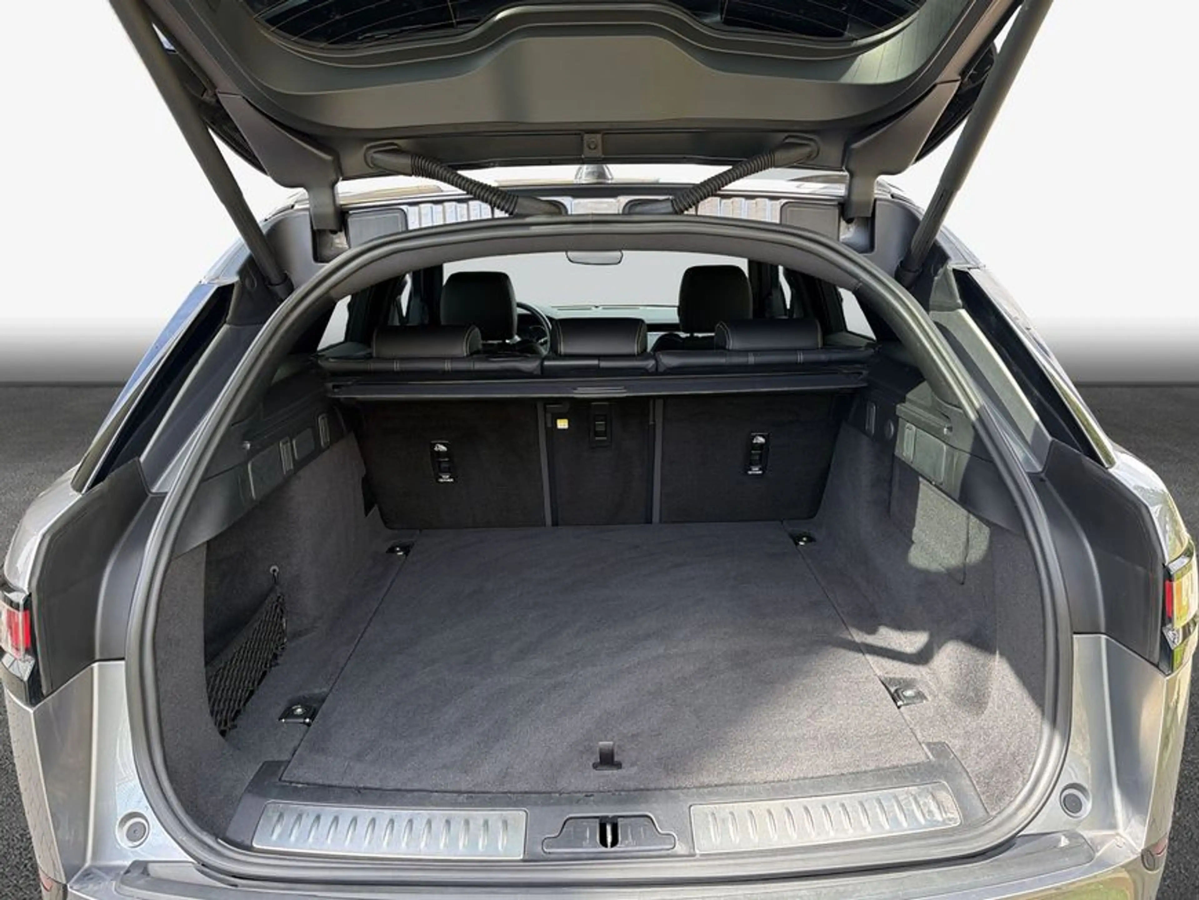 Land Rover Range Rover Velar D300 R-Dynamic SE — photo 11