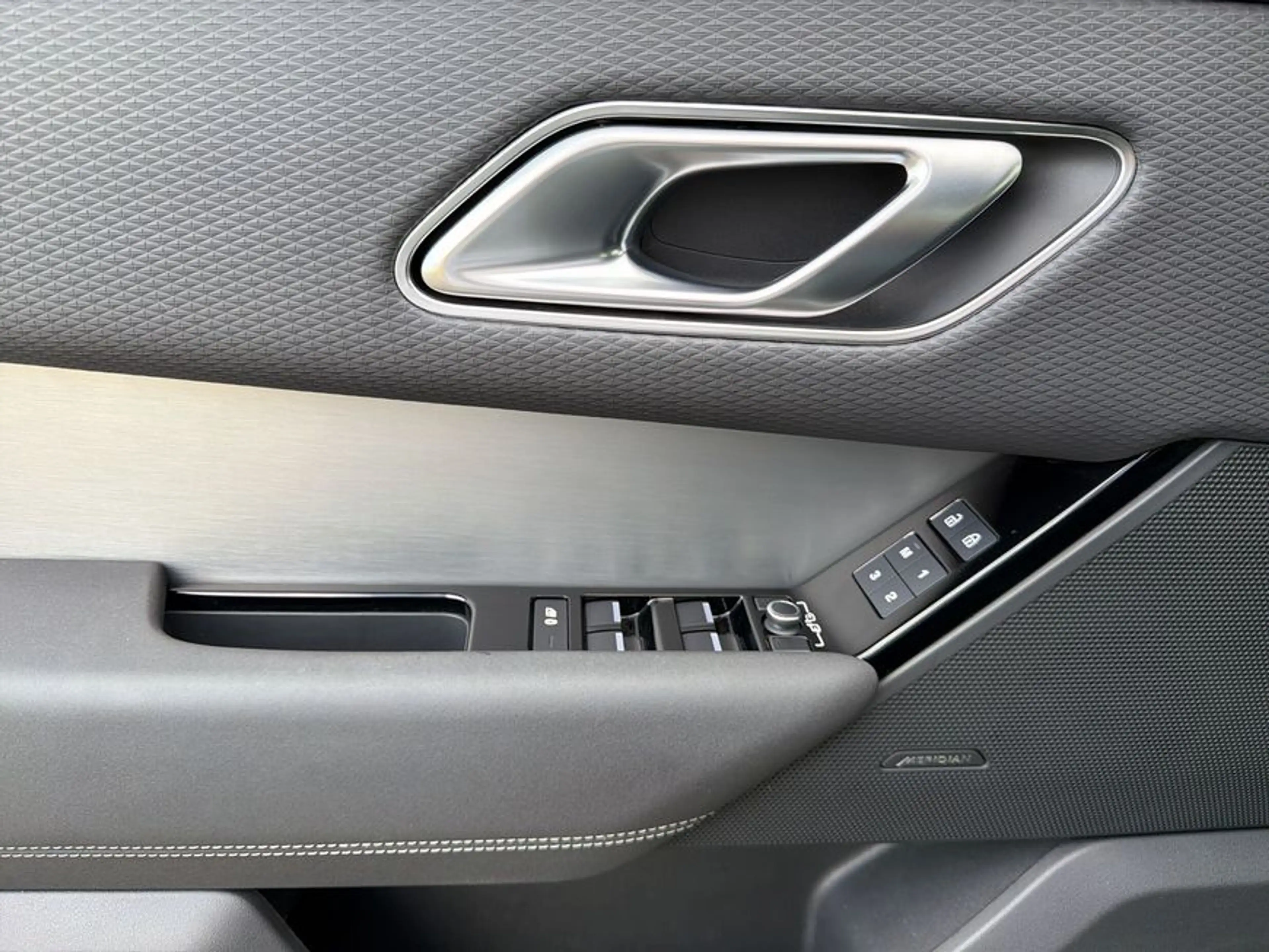 Land Rover Range Rover Velar D300 R-Dynamic SE — photo 13