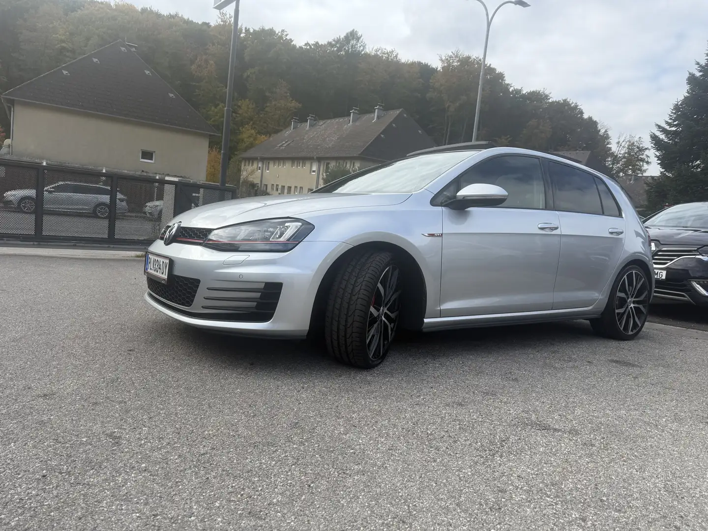 Volkswagen Golf GTI 2,0 TSI DSG Performance - 2