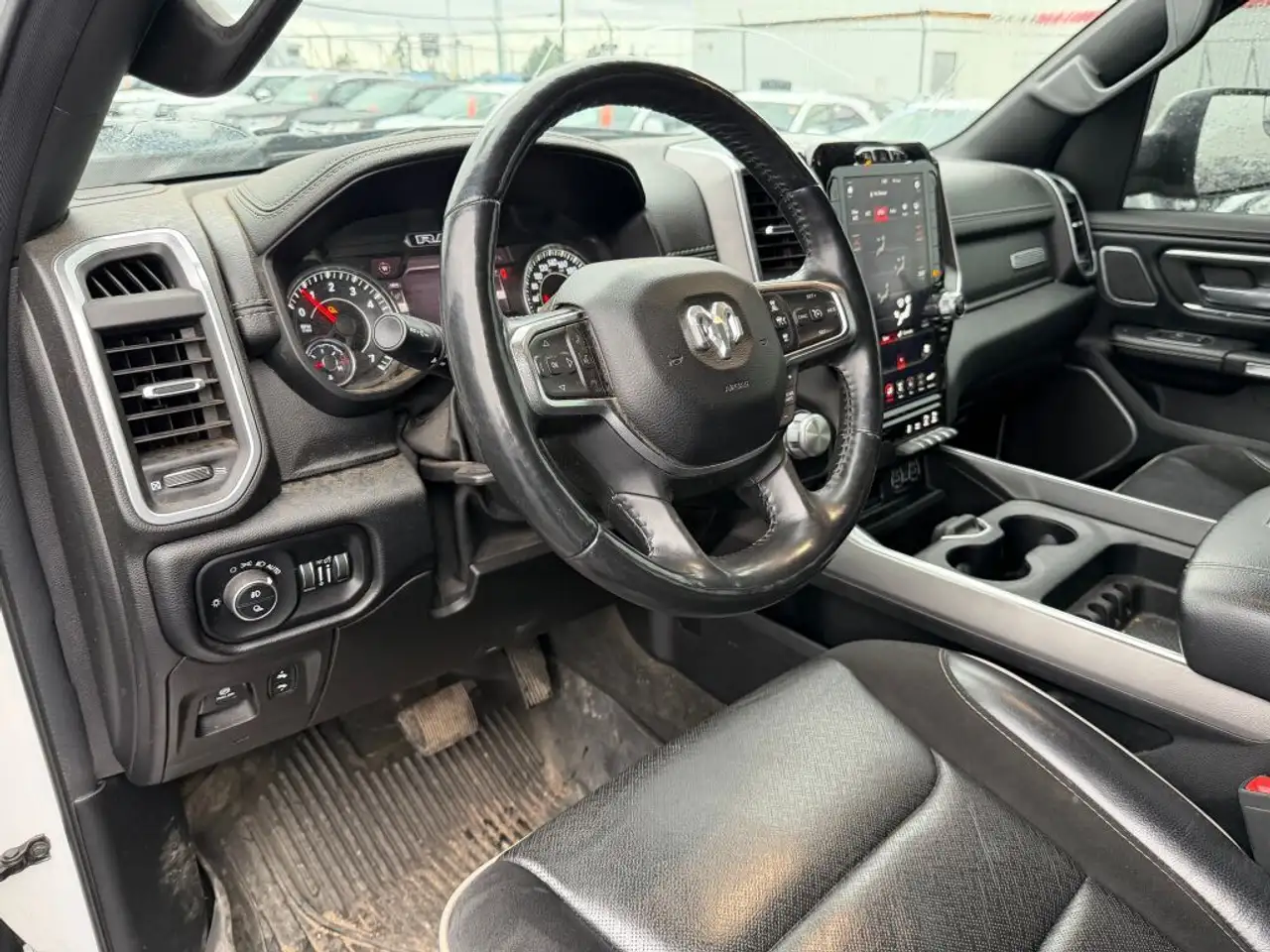 RAM 1500 снимка RAM 1500