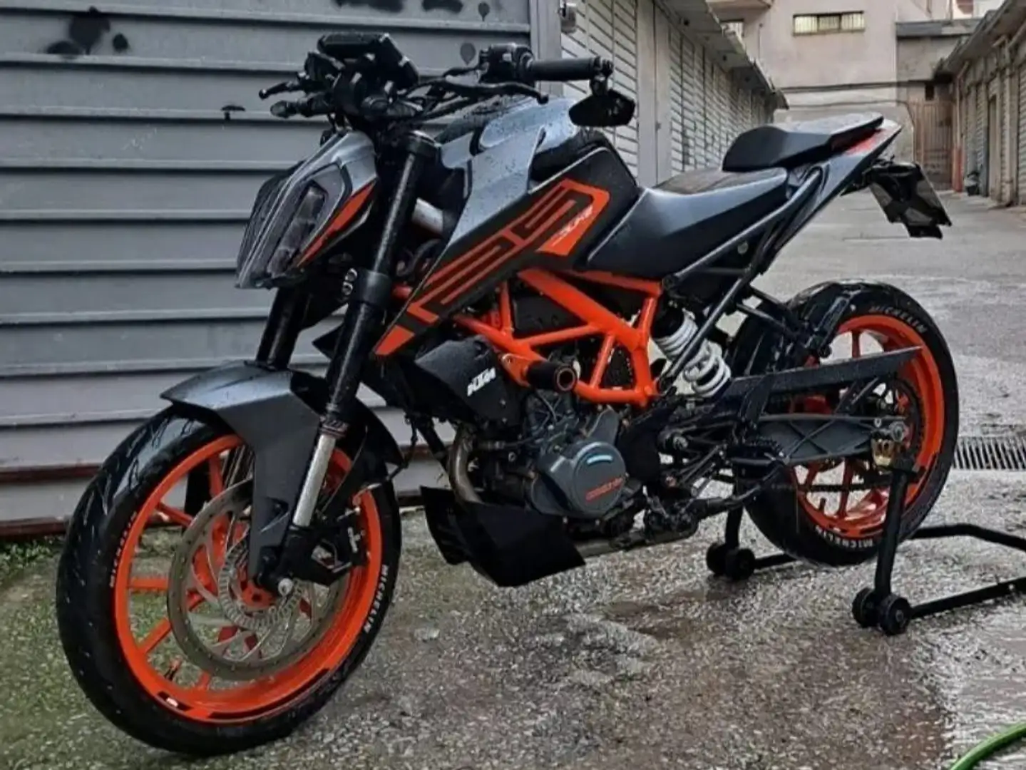 KTM 125 Duke Orange - 1